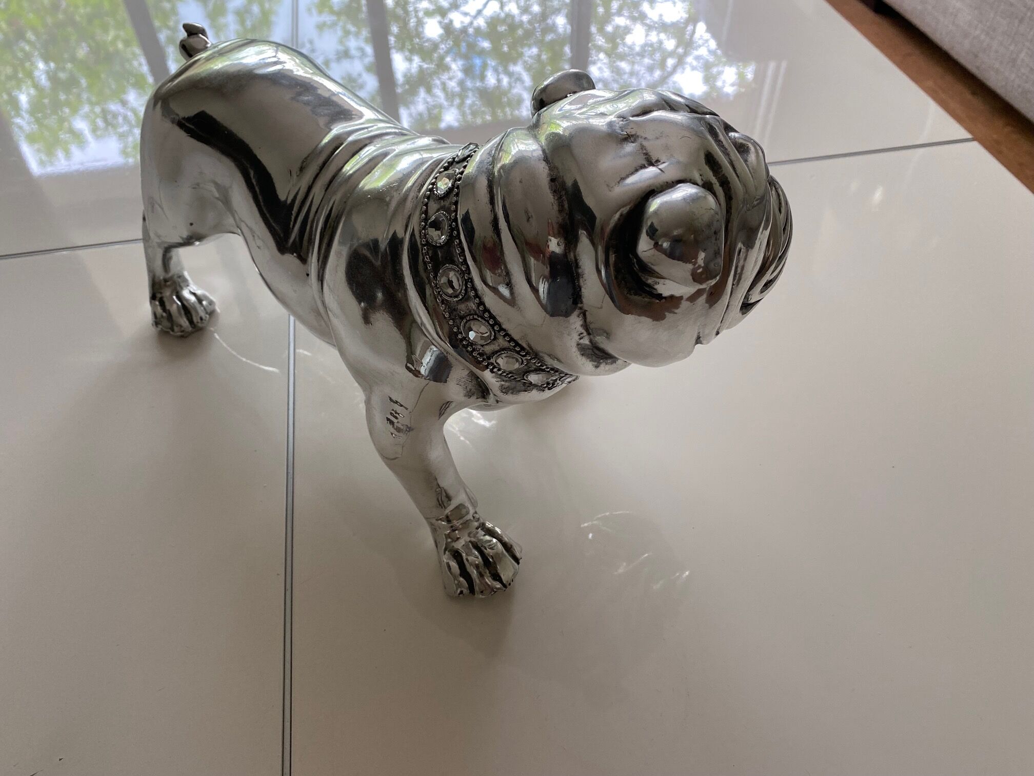 Statuette dog silver bulldog