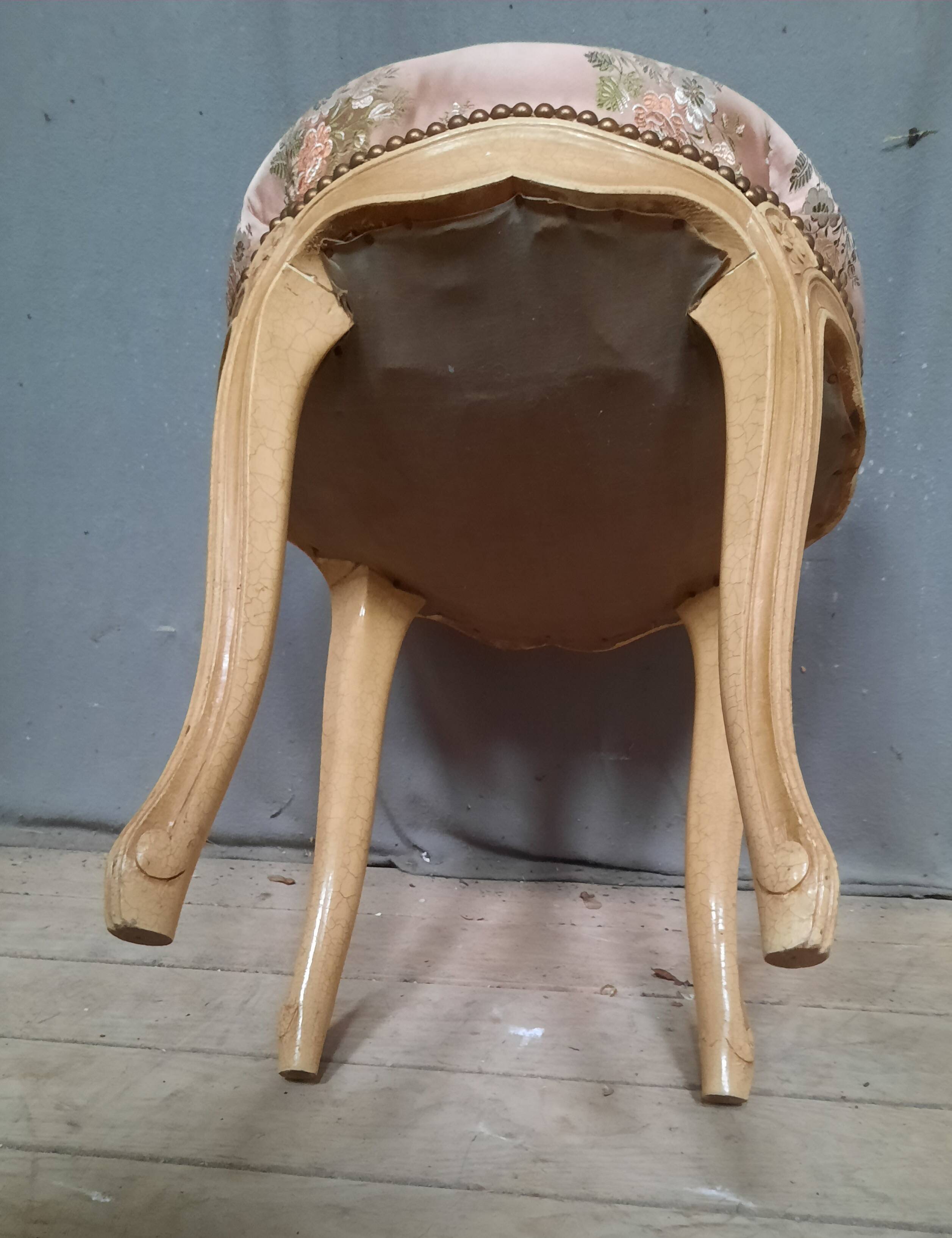 Louis XV style lacquered pouf