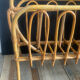 Porte revue vintage en rotin