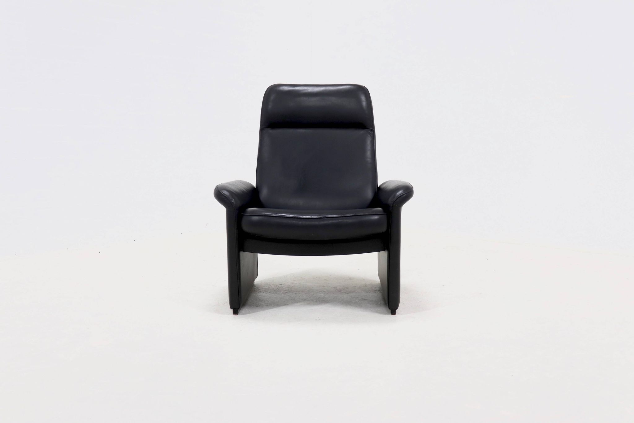 Fauteuil de salon DS50 en cuir noir par De Sede Suisse années 1980