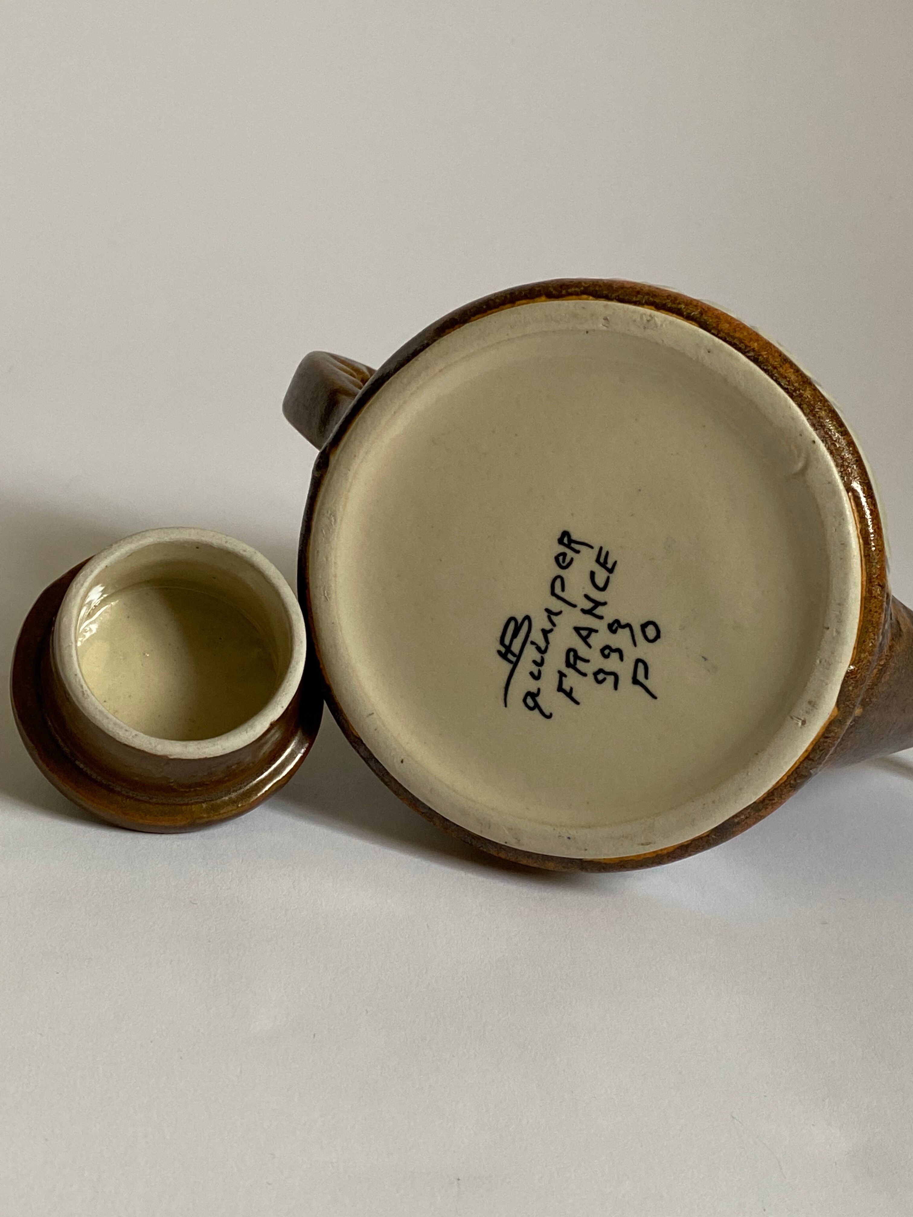 Theiere and milk jar thereof
