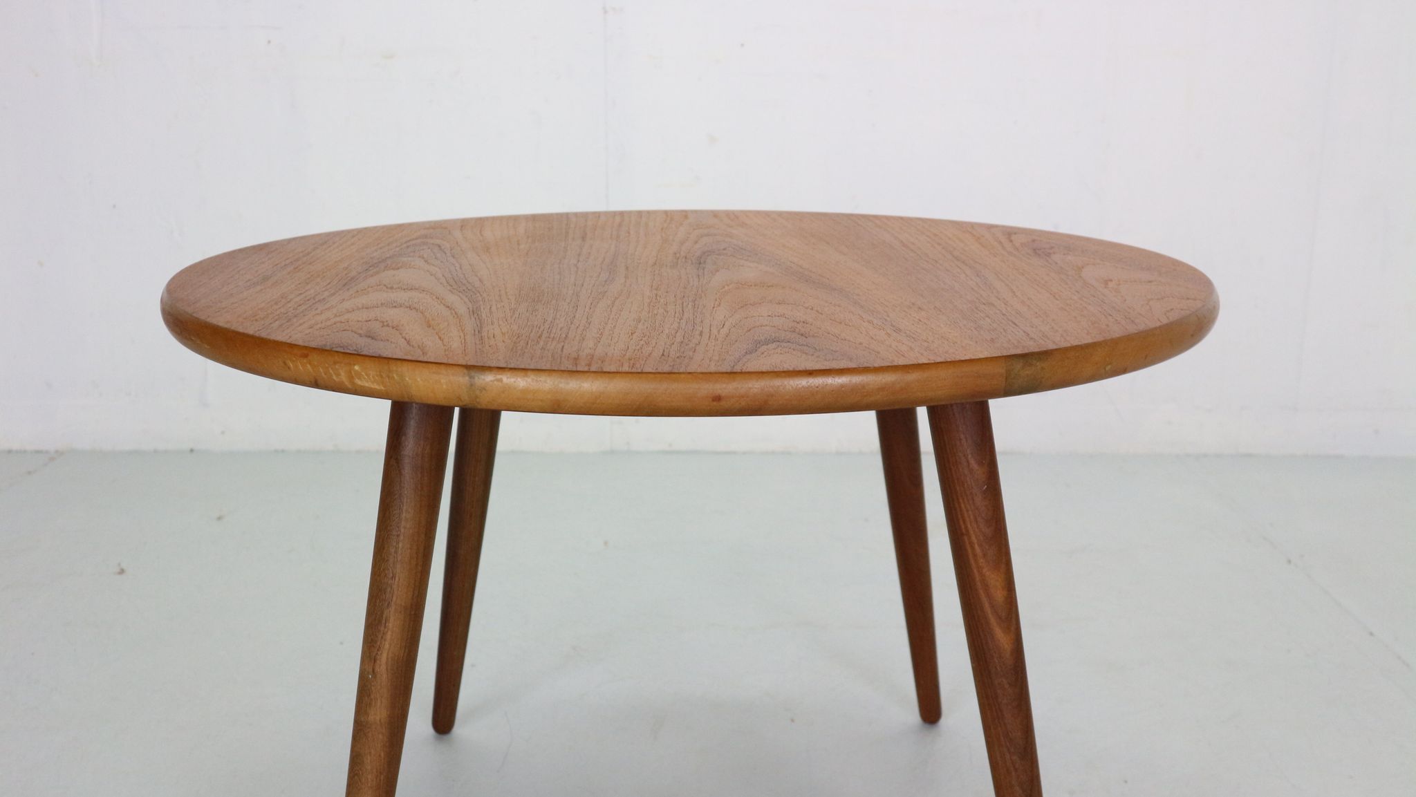 Table basse ronde scandinave en teck moderne, Danemark des années 1960