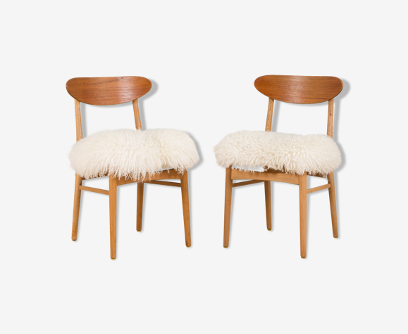 Paire de chaises de salle à manger en chêne, en peau de mouton à poils  longs Danemark années 1960 | Selency