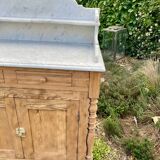 Meuble de toilette en marbre