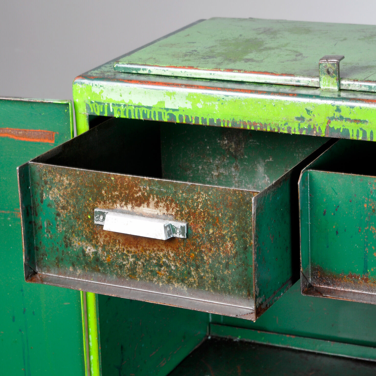 Cabinet de fer industriel années 1960