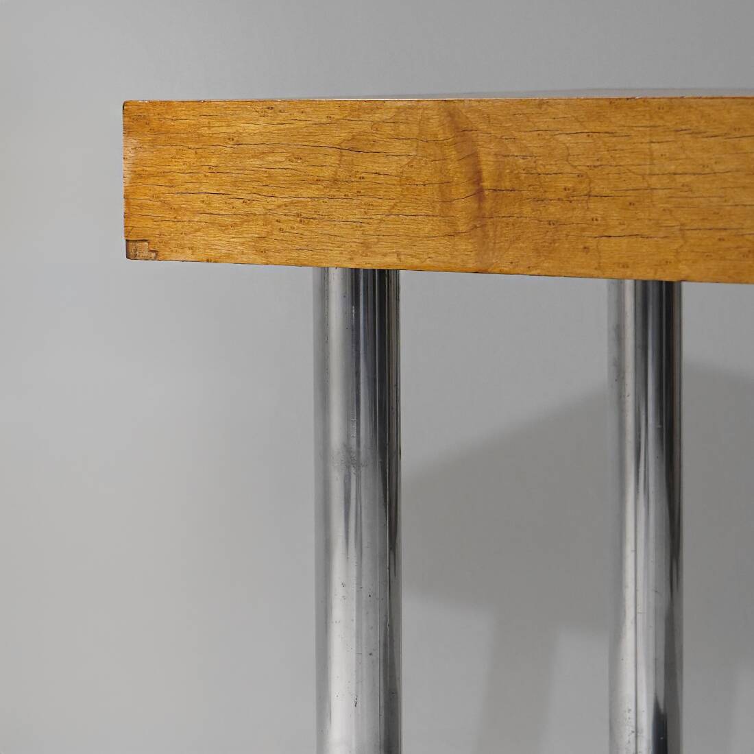 Paire de tabourets en érable œil de perdrix et métal chromé, années 1930