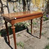 Console table à jeux en noyer sculpté d'époque XIXème