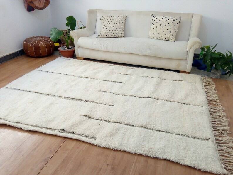 Handcrafted Beni Ouraine rug, size 200 x 300 cm