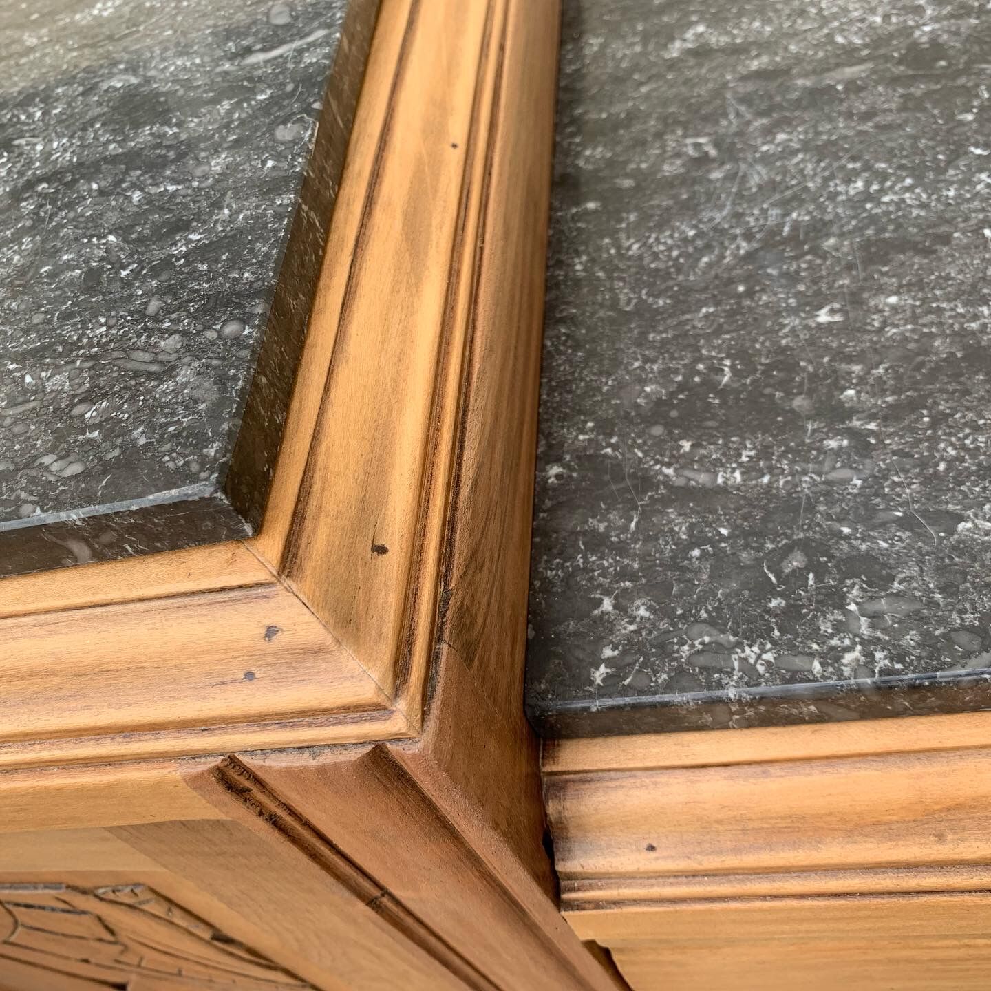 Parisian art deco buffet walnut brut massive 1920