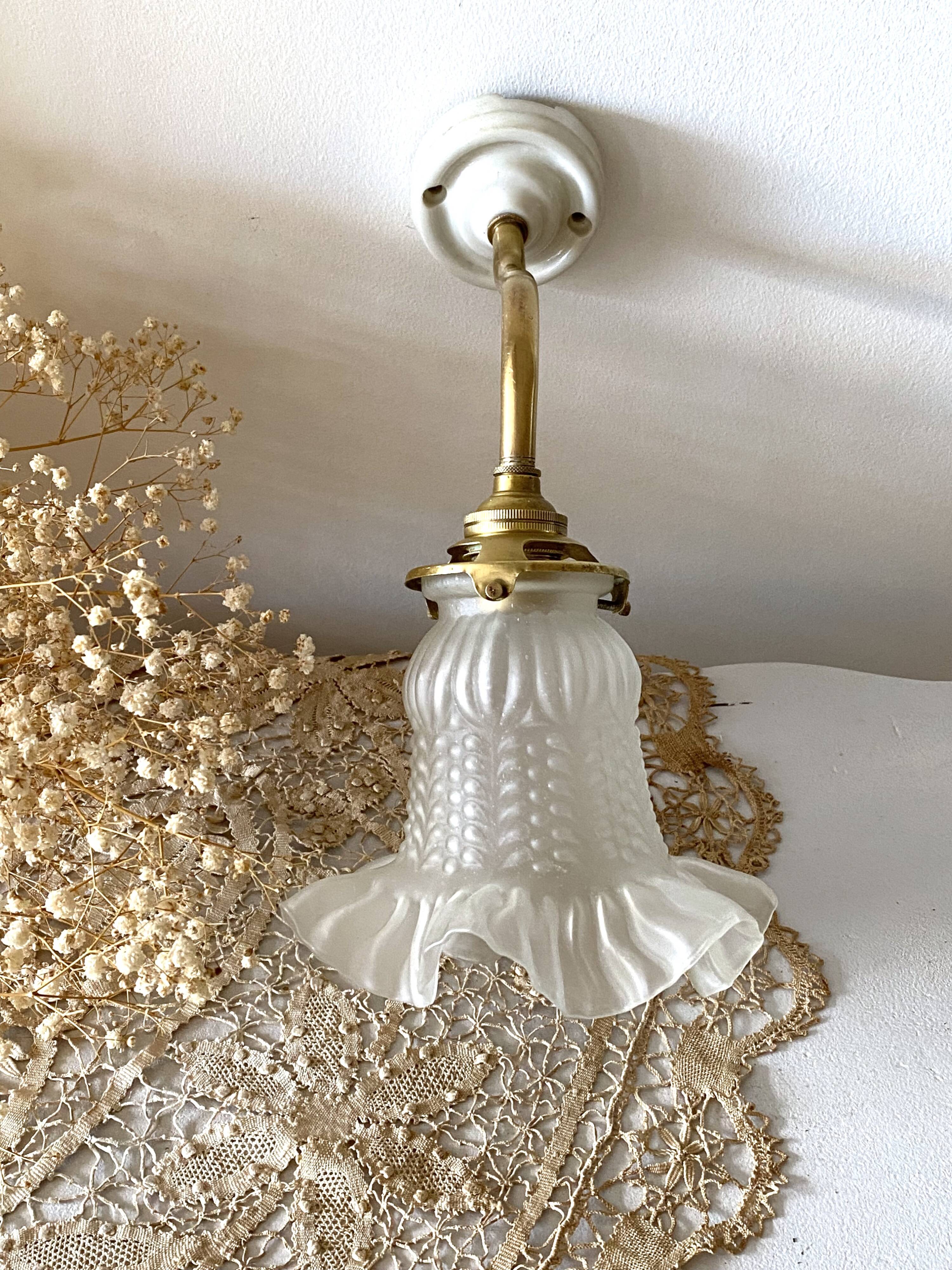 Tulip-shaped swan neck wall light in brass