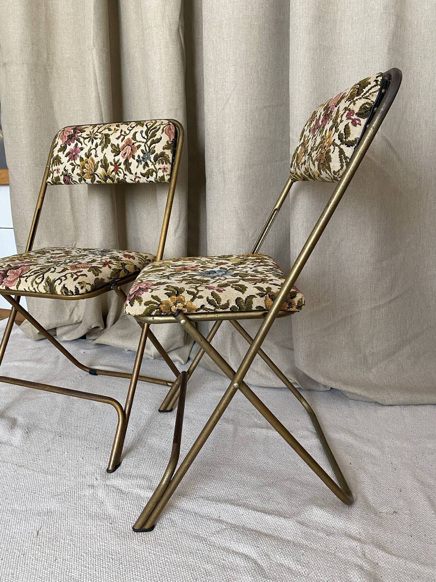 Lafuma folding chairs "Chantazur" floral upholstery from the 1960s.