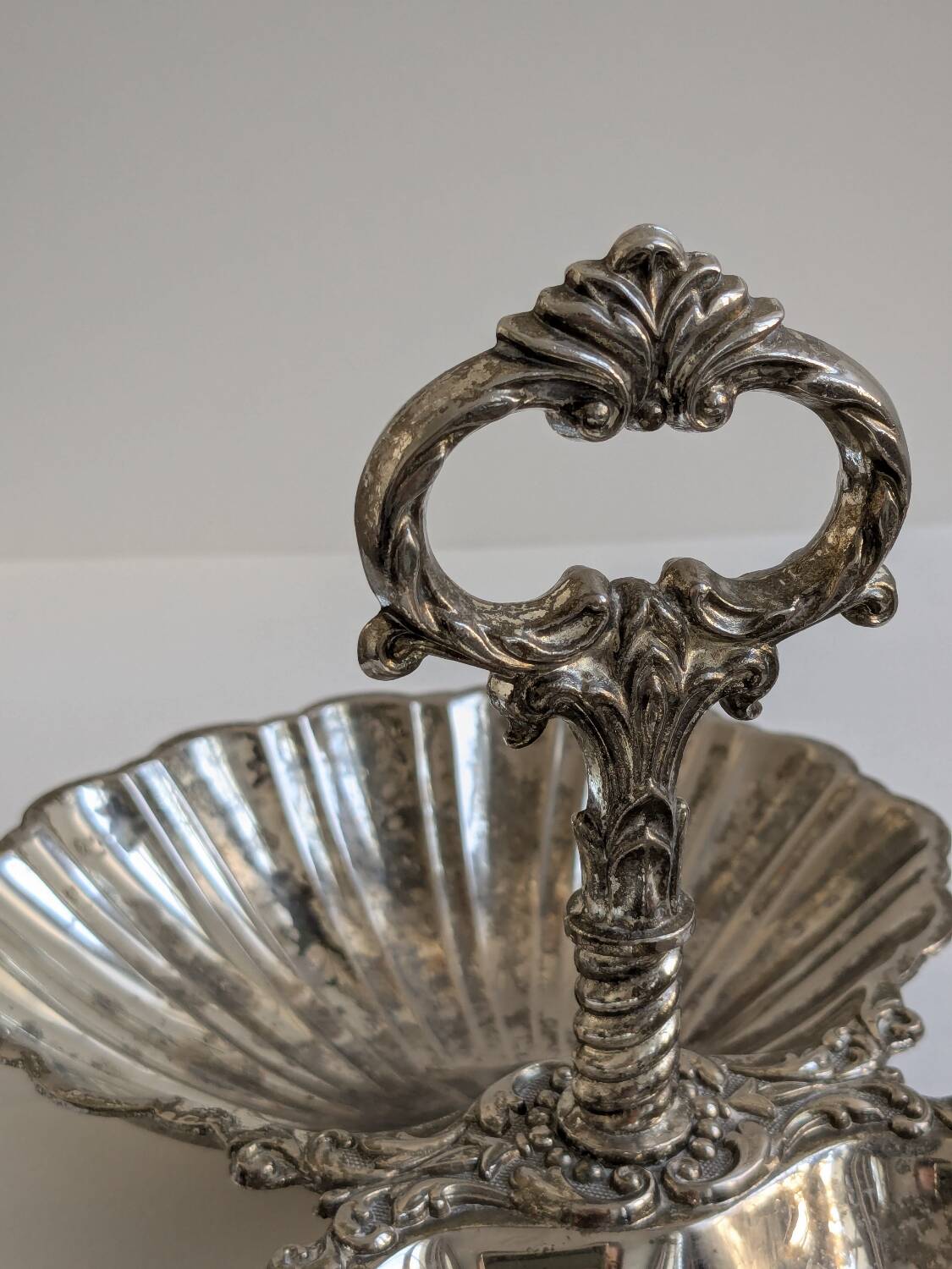 Vintage Double Shell Servant