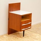 Table de nuit du milieu du siècle entièrement rénovée par Mojmír Požár, années 1960, Tchécoslovaquie