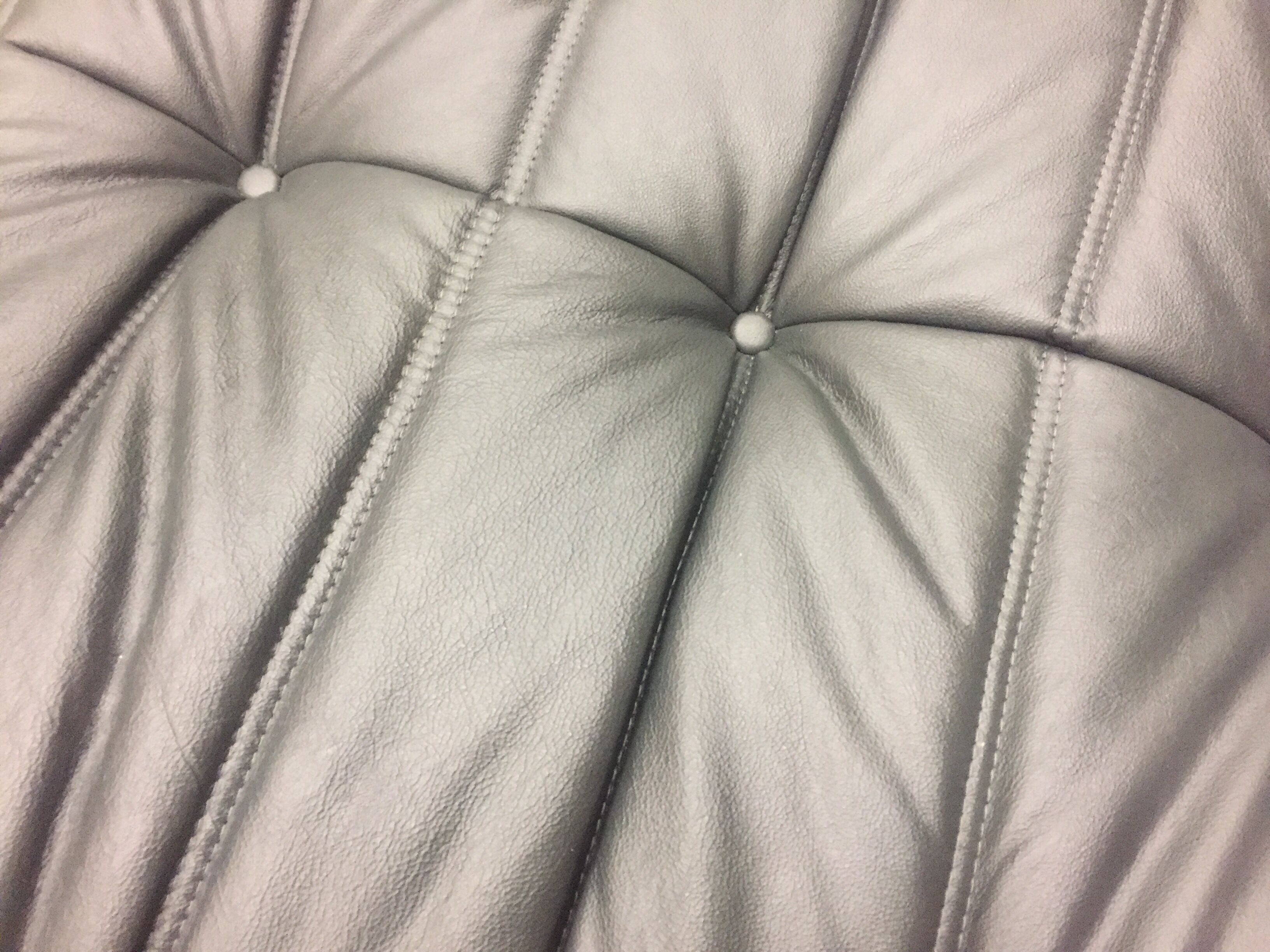 "Togo" angle chair leather model designed by Michel Ducaroy 1973