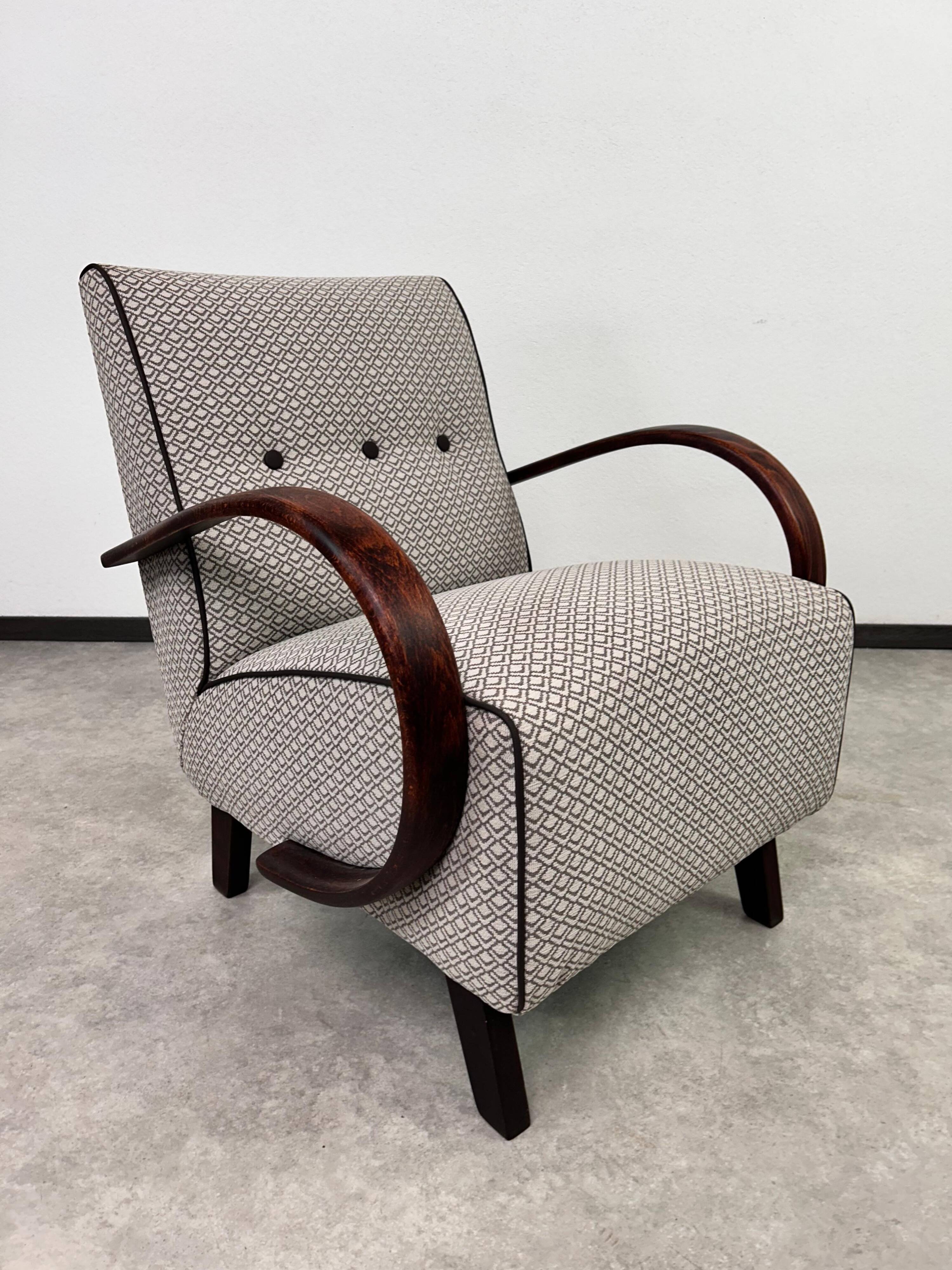 Art Deco armchair by Jindřich Halabala for UP Závody