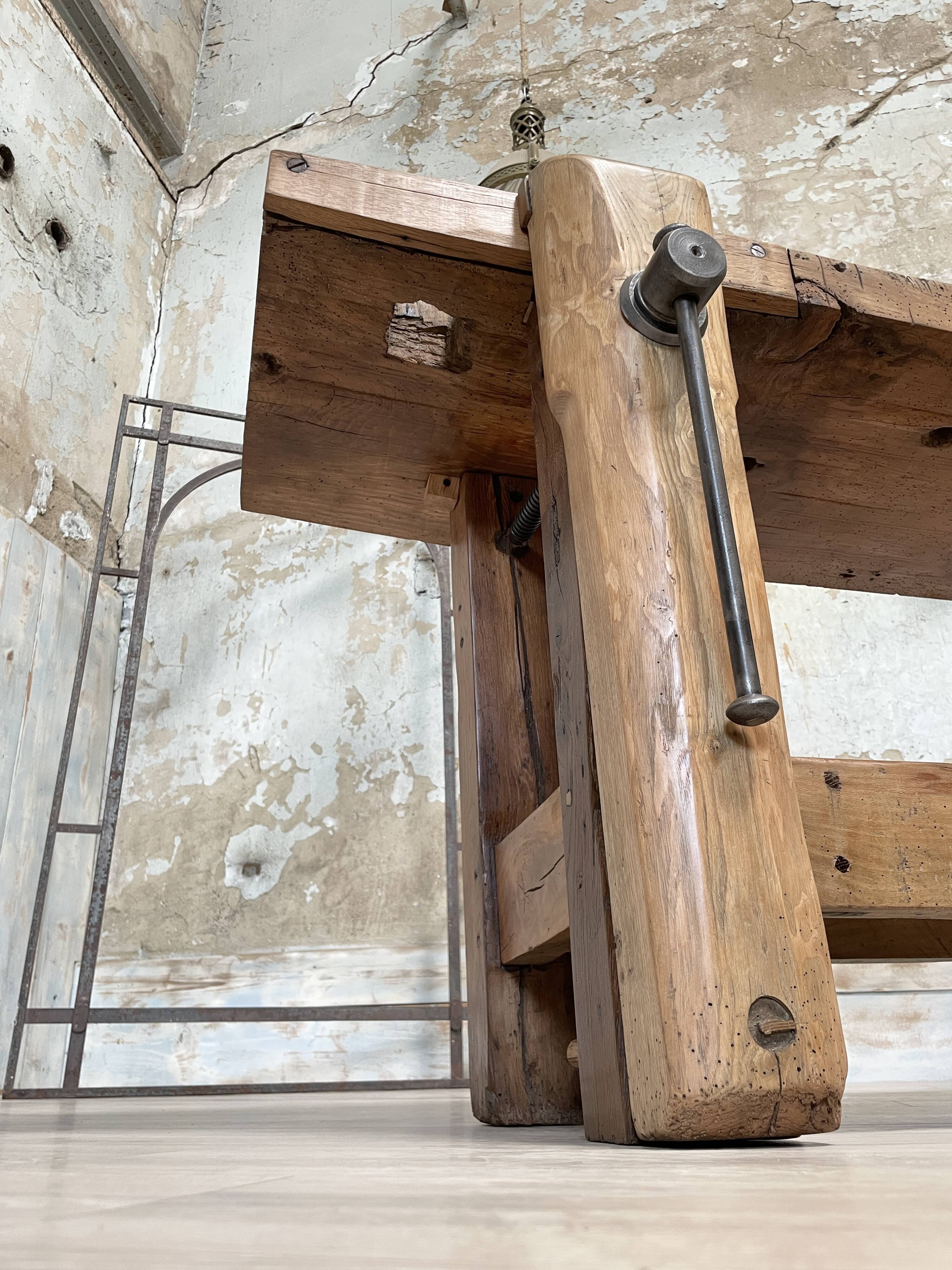 Solid wood carpenter's workbench
