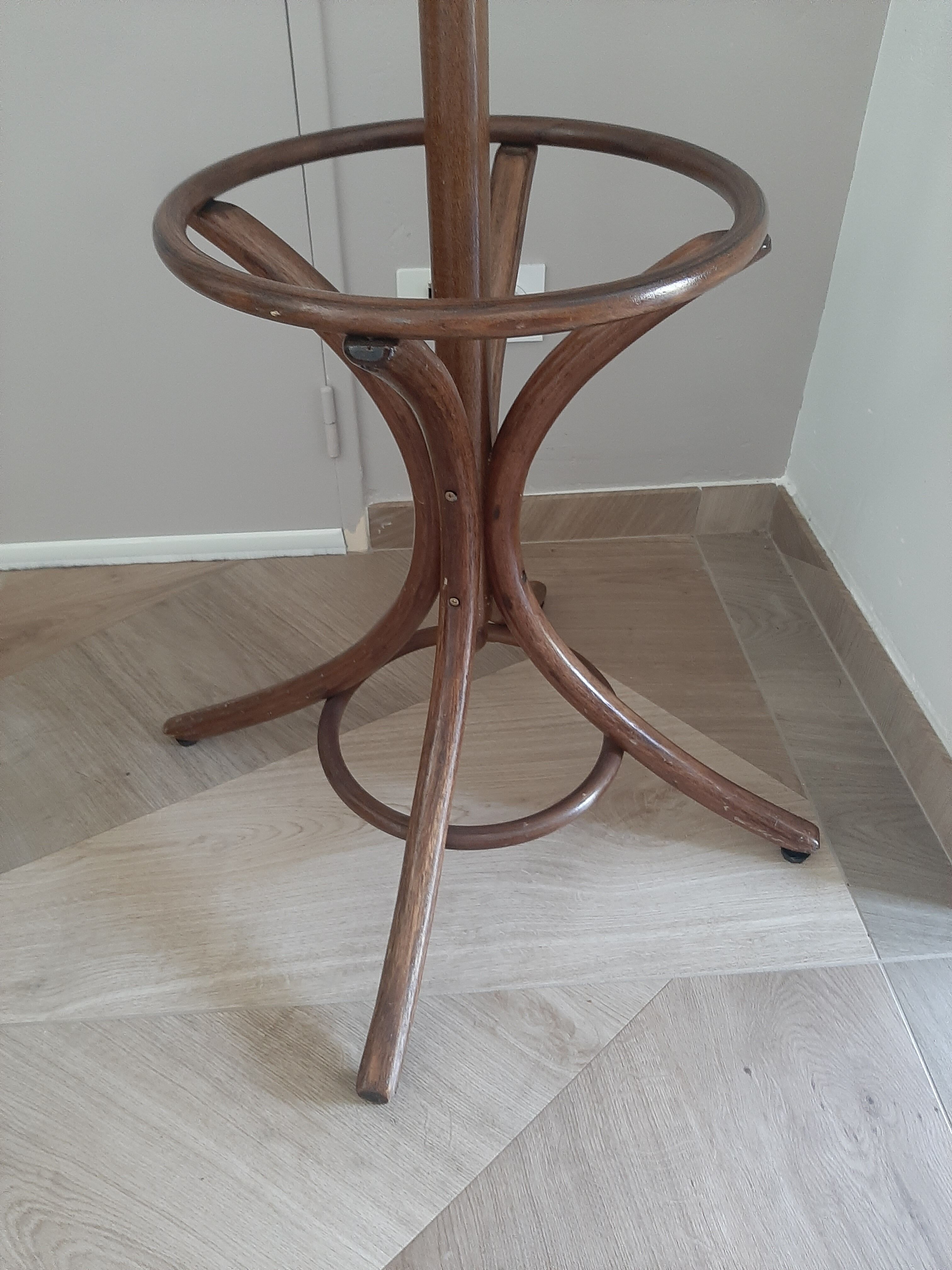 Wooden parrot coat rack - old style curved wood - 12 bells