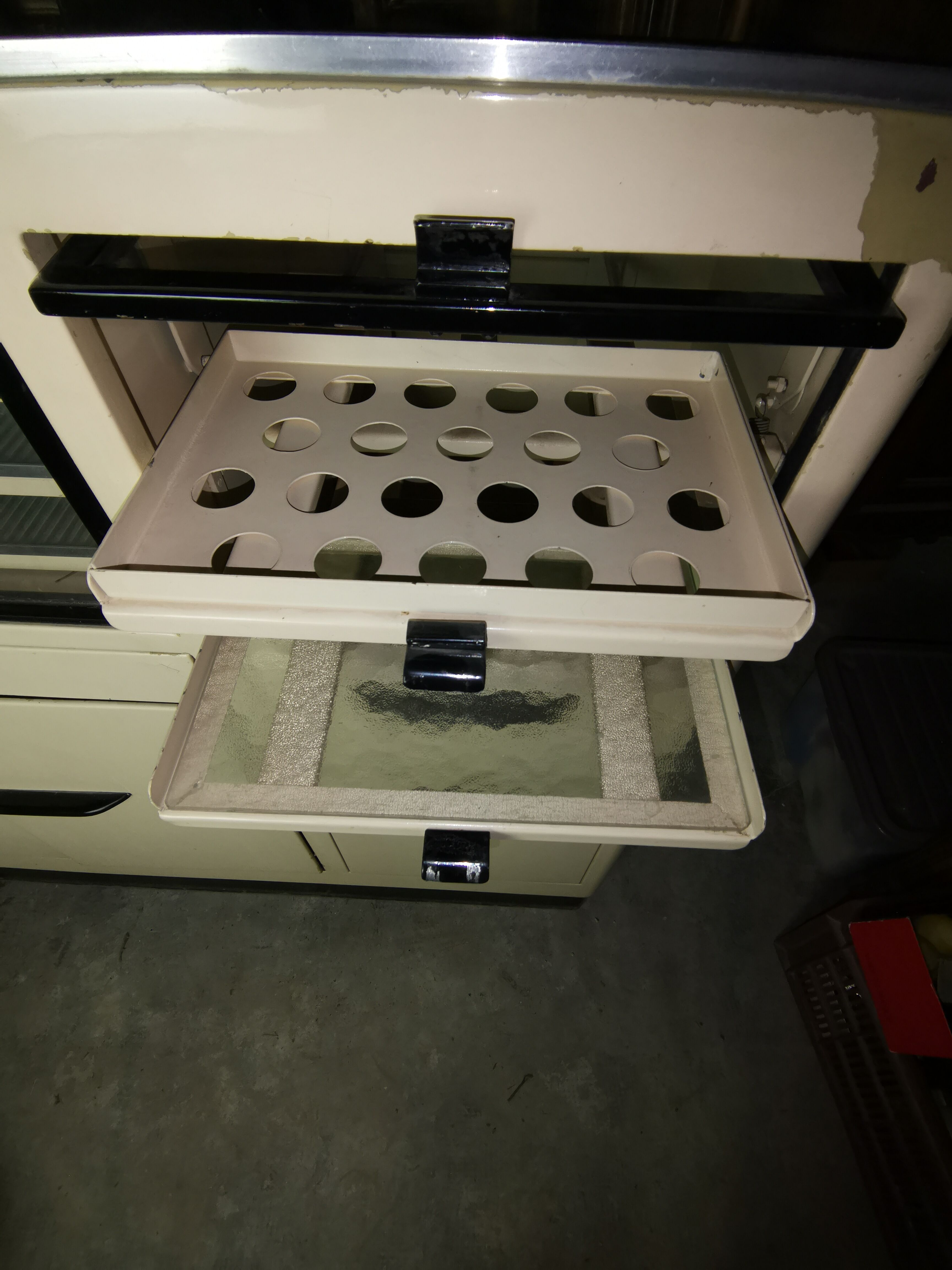 Dentist furniture in metal and black opaline top 1950