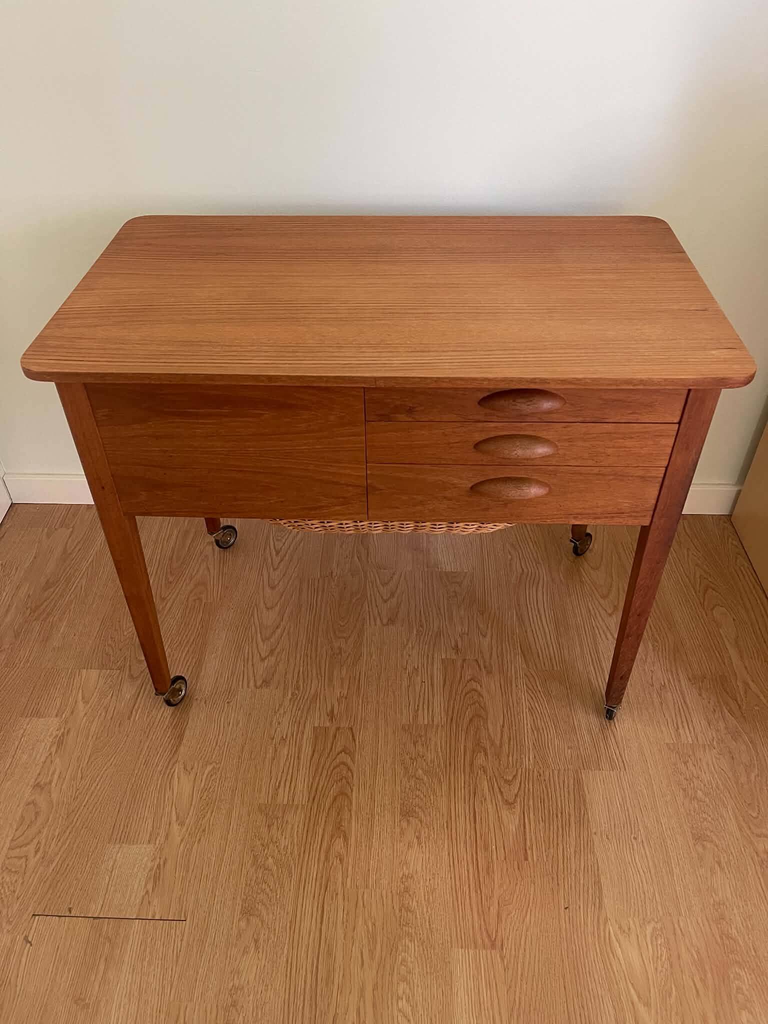 Coudre une table en teck