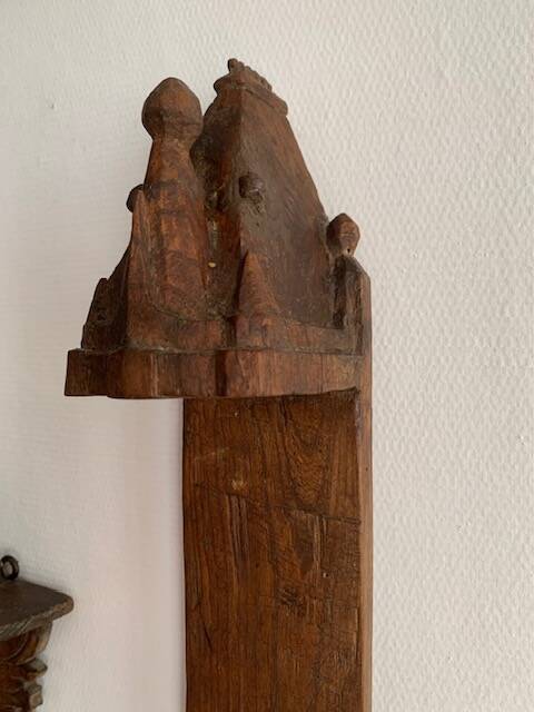 Socle mural en bois sculpté pour statue du 19e siècle