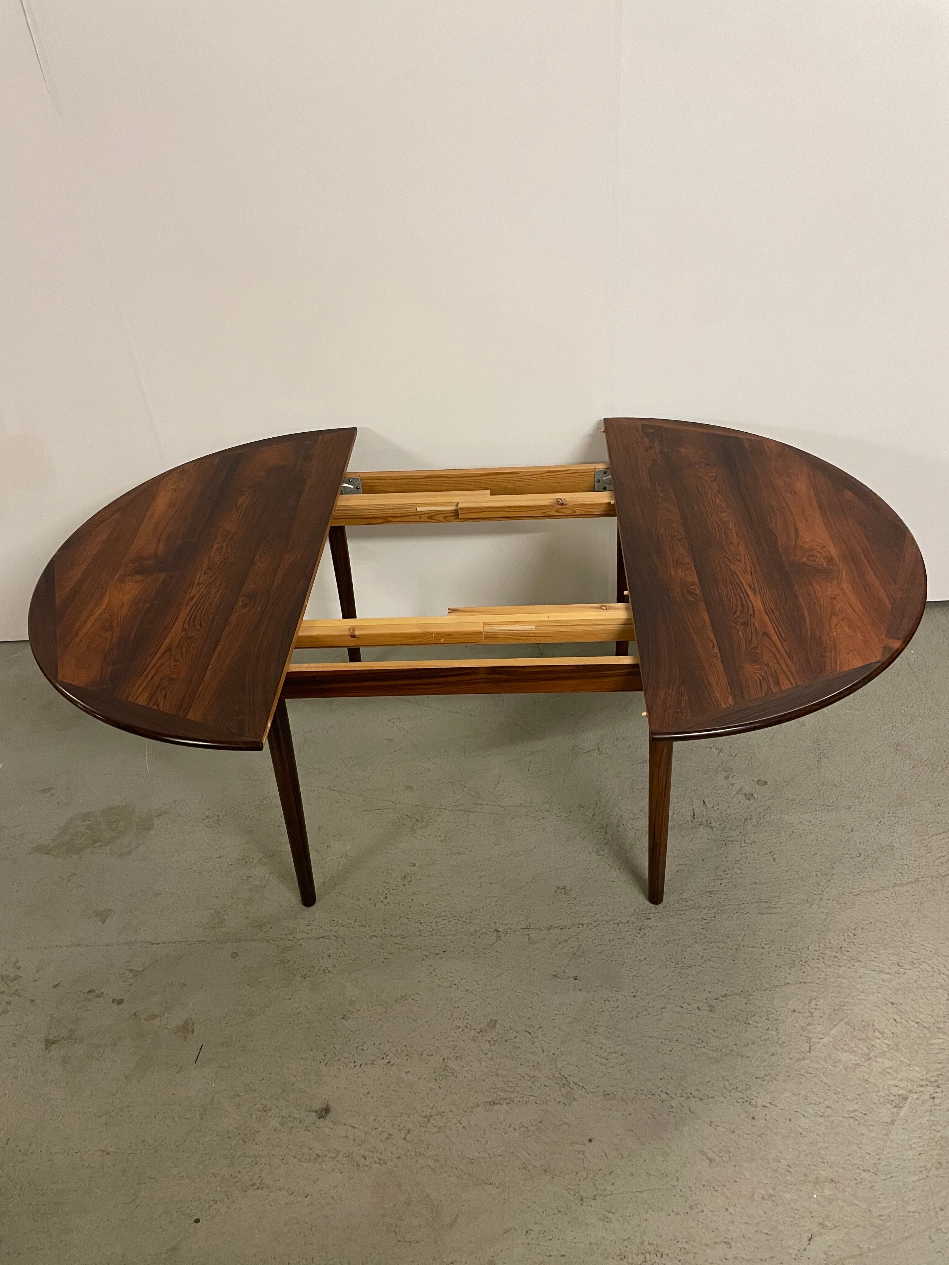 Danish round palisander dining table 1960s