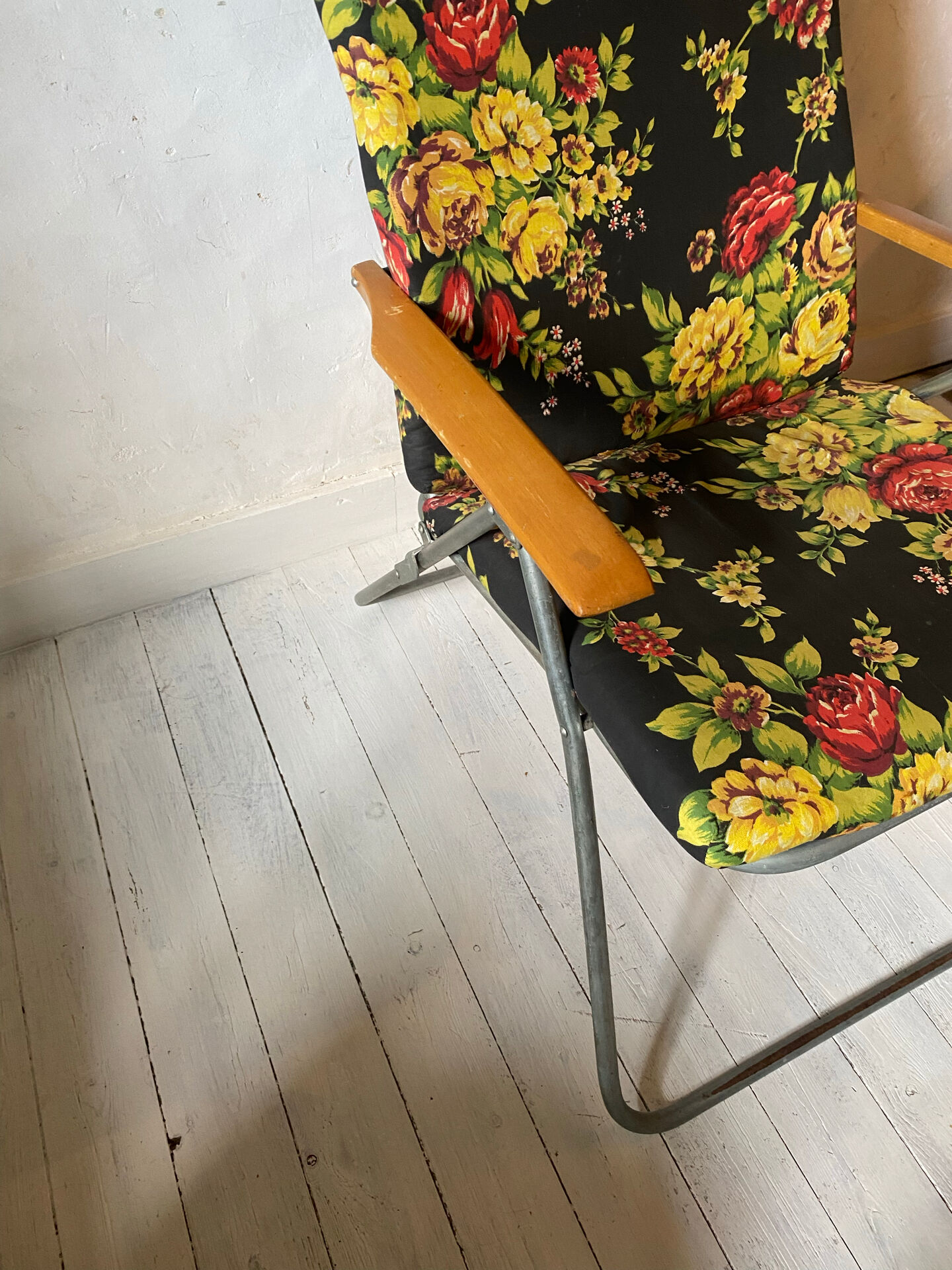 Vintage folding deckchair