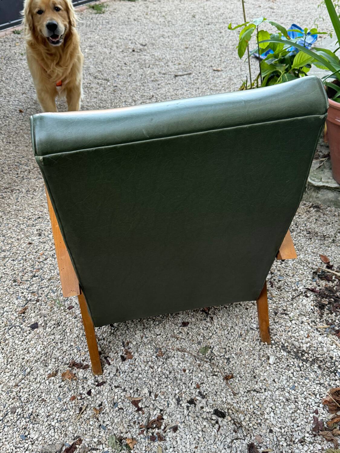 Scandinavian armchair with compass feet