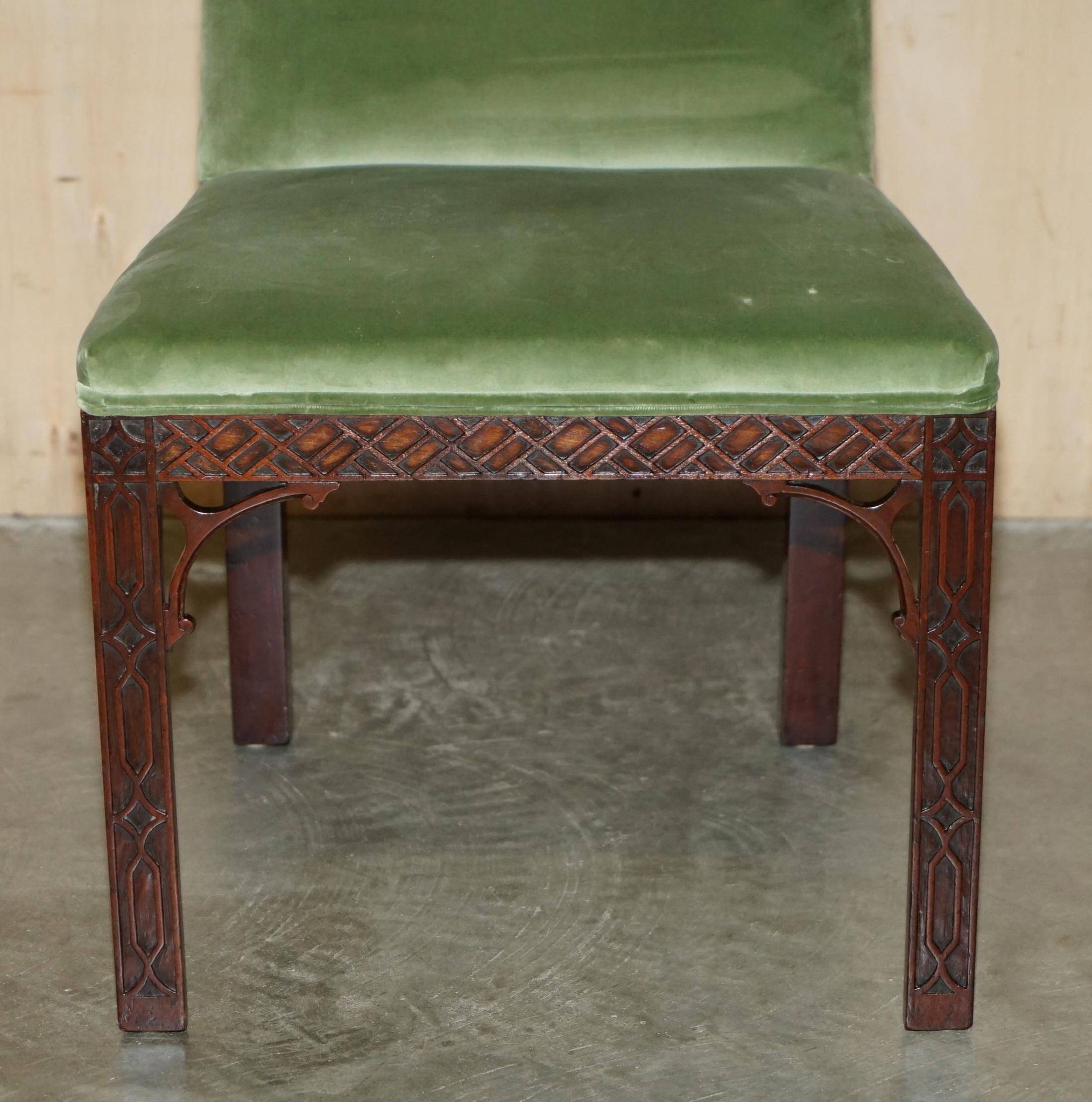 Paire de chaises d'appoint victorien Thomas Chippendale finement sculptées
