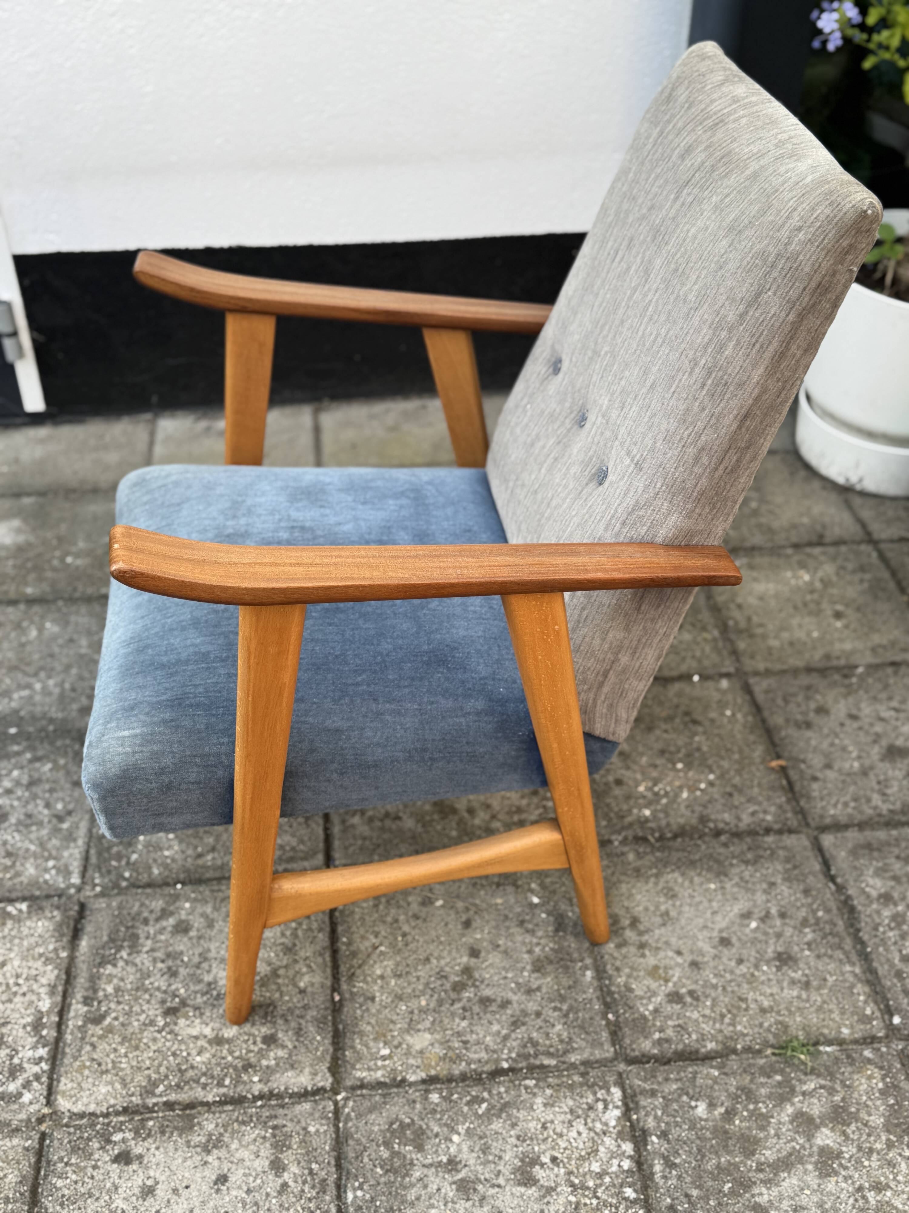 Vintage Mid Century Modern Arm Chair