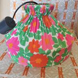 Suspension "kitch" in floral fabric