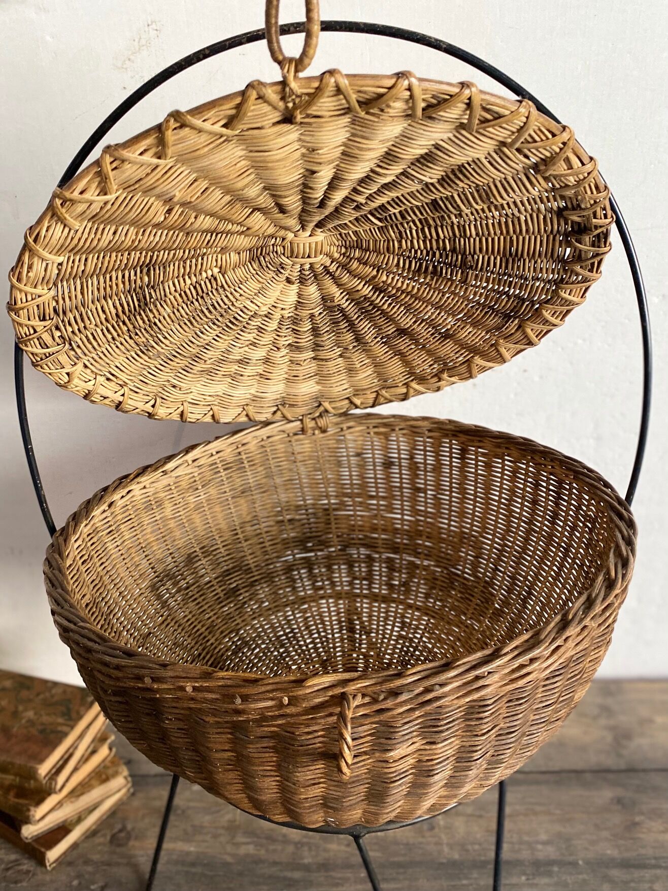 Tripod rattan basket
