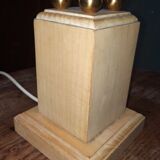 Obelisk-shaped lamp