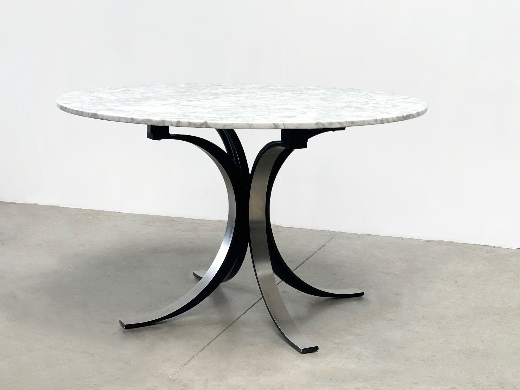 Marble dining table T69 by Osvaldo Borsani for Tecno 1970s