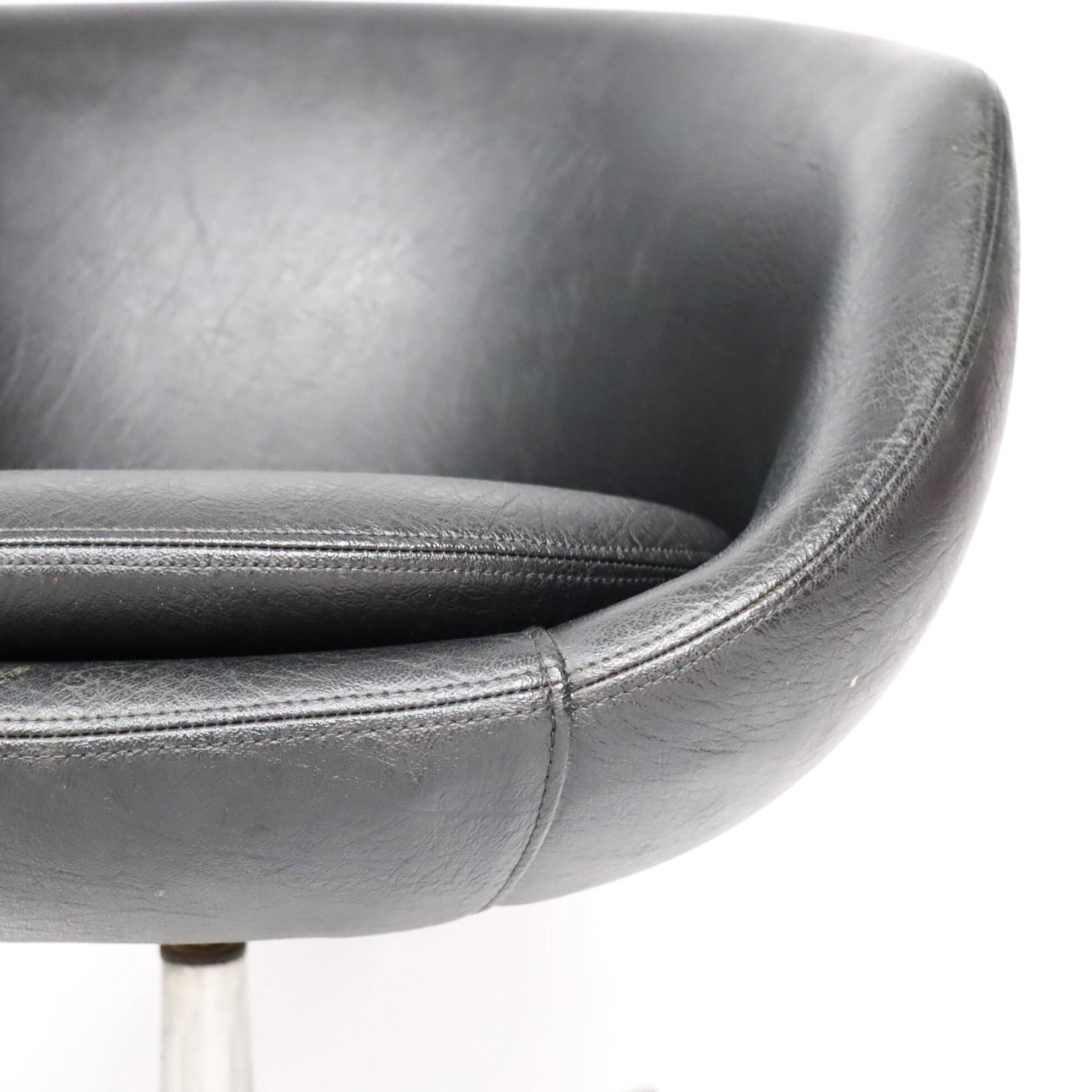 Swivel armchair 60s