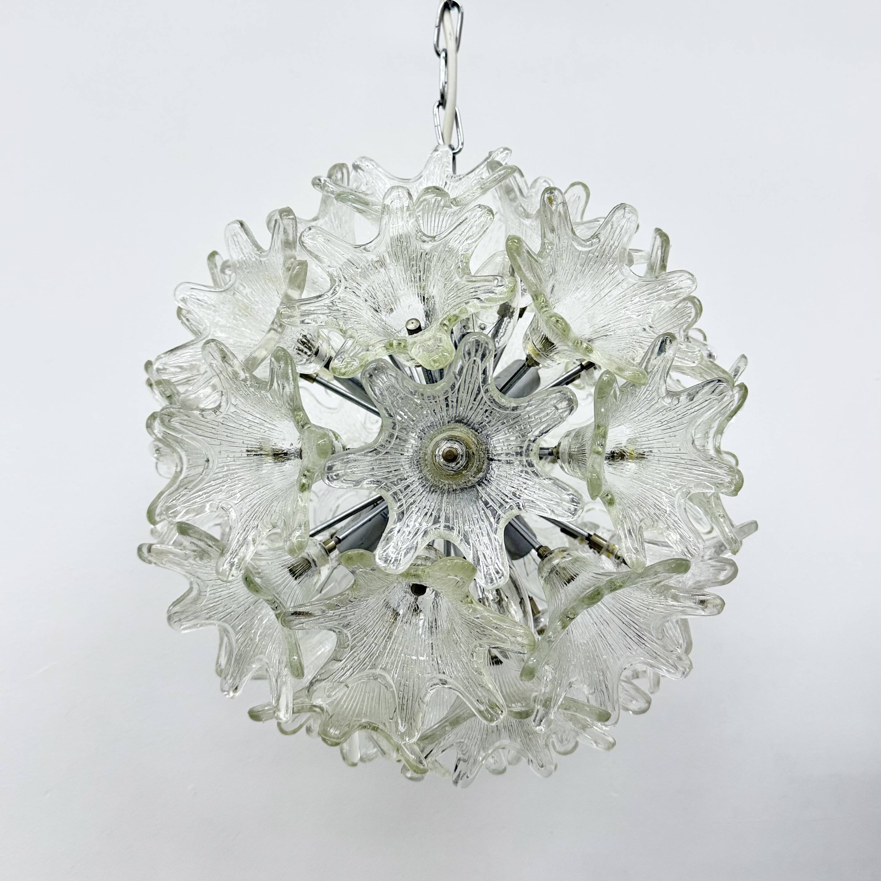 Spectacular Murano glass flower chandelier by Venini for VeArt, Italy 1970s