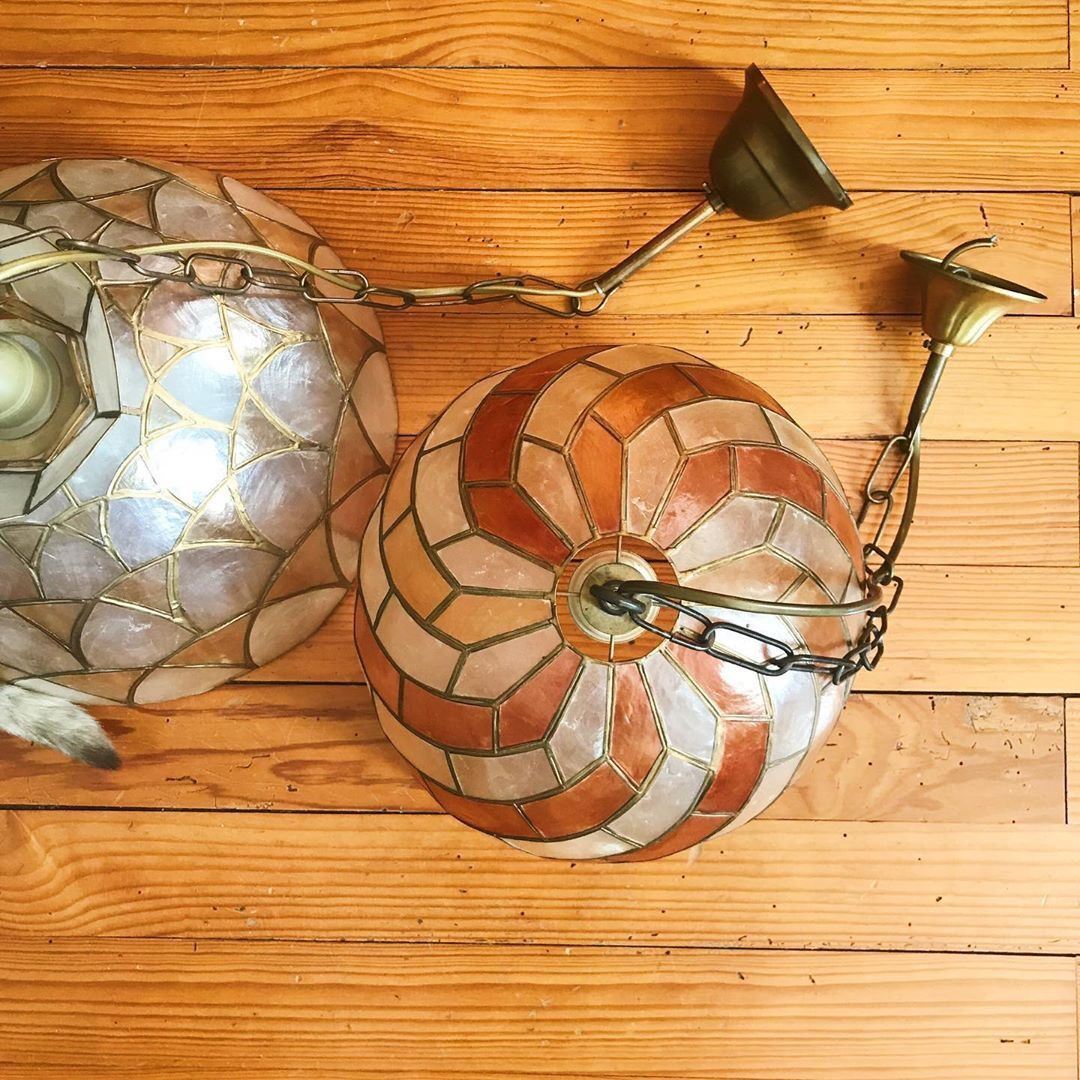 Hanging in mother-of-pearl and brass