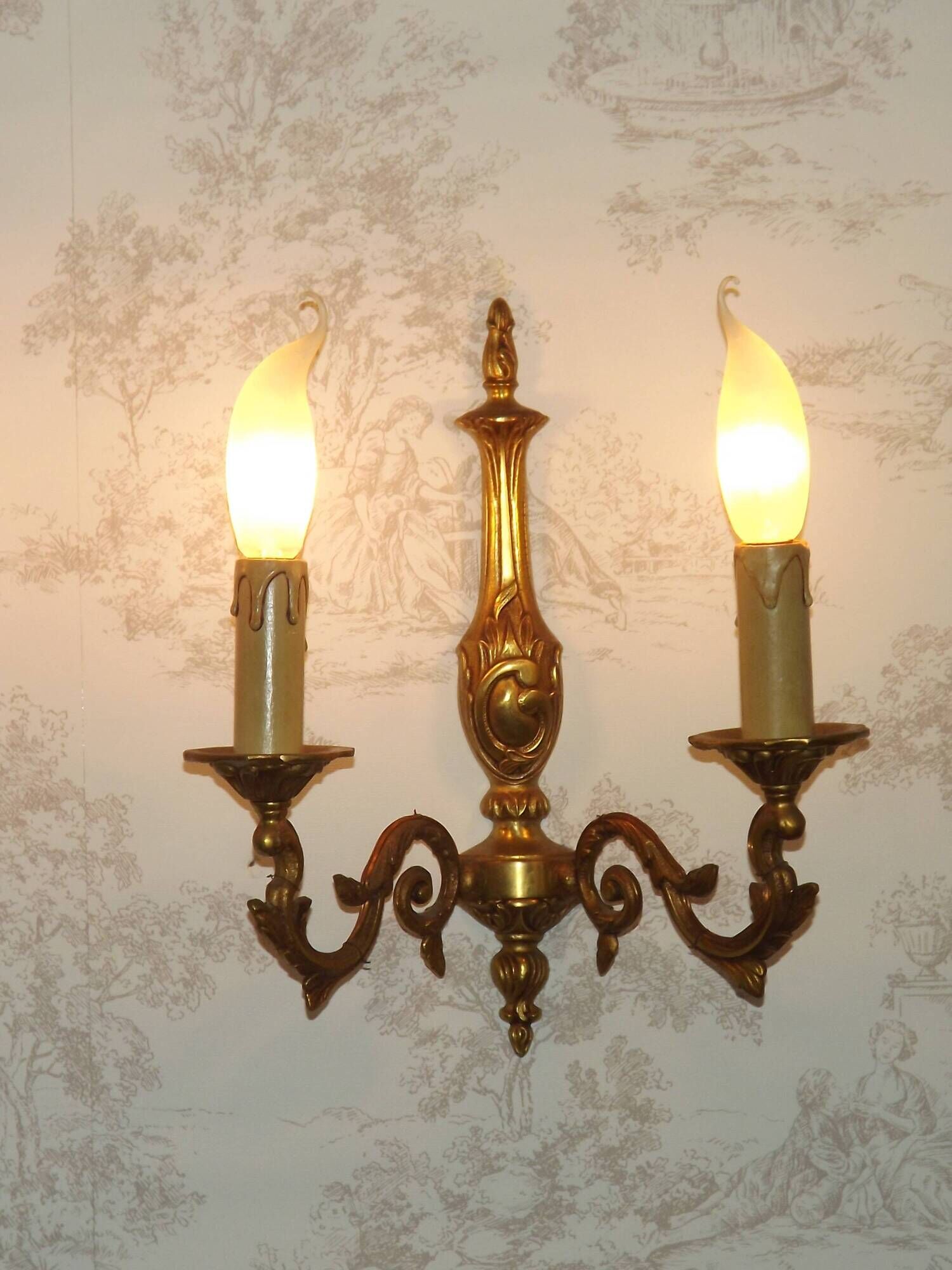 Pair Vintage French Traditional Style Bronze Mid Century Wall Lights 5345
