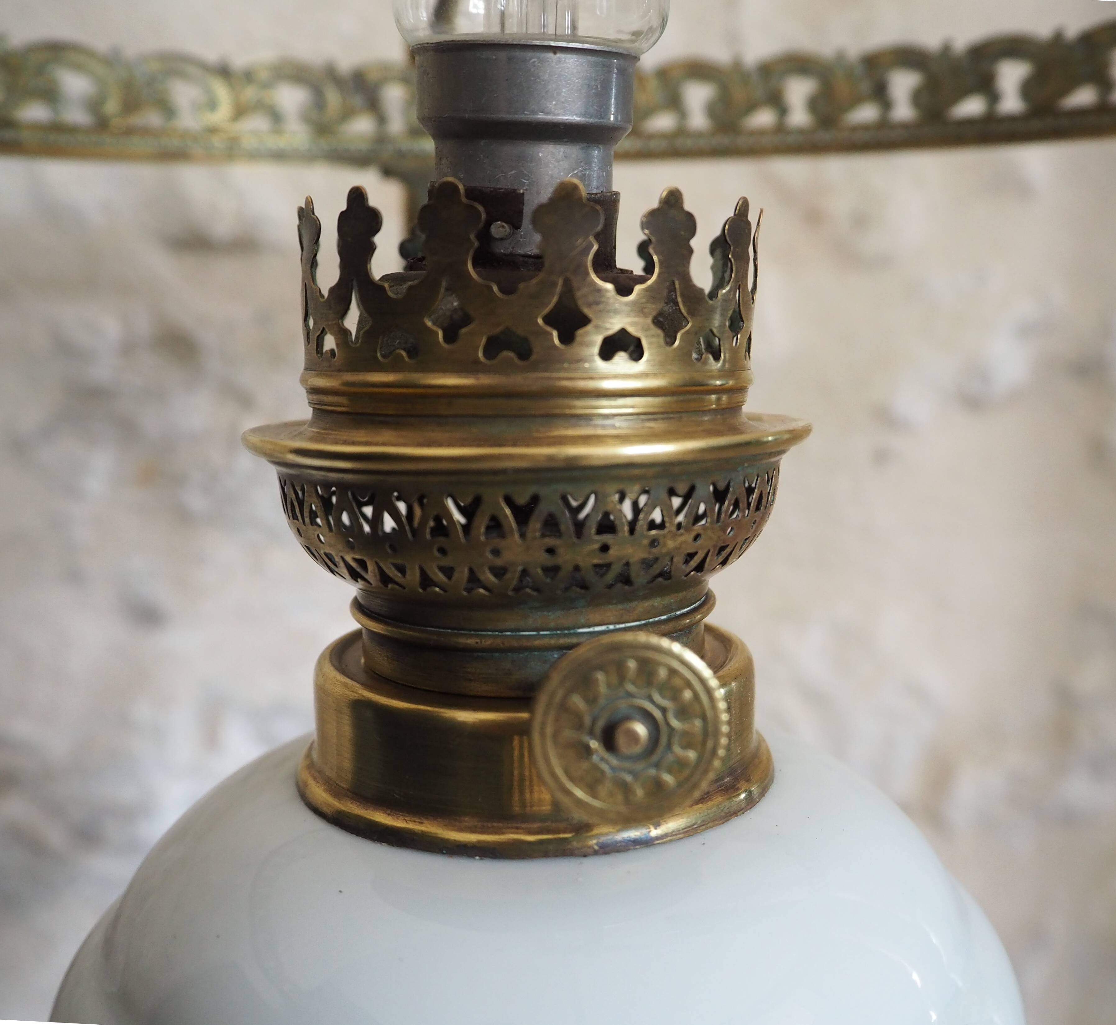 Old suspension in opaline, earthenware and brass - kerosene lamp