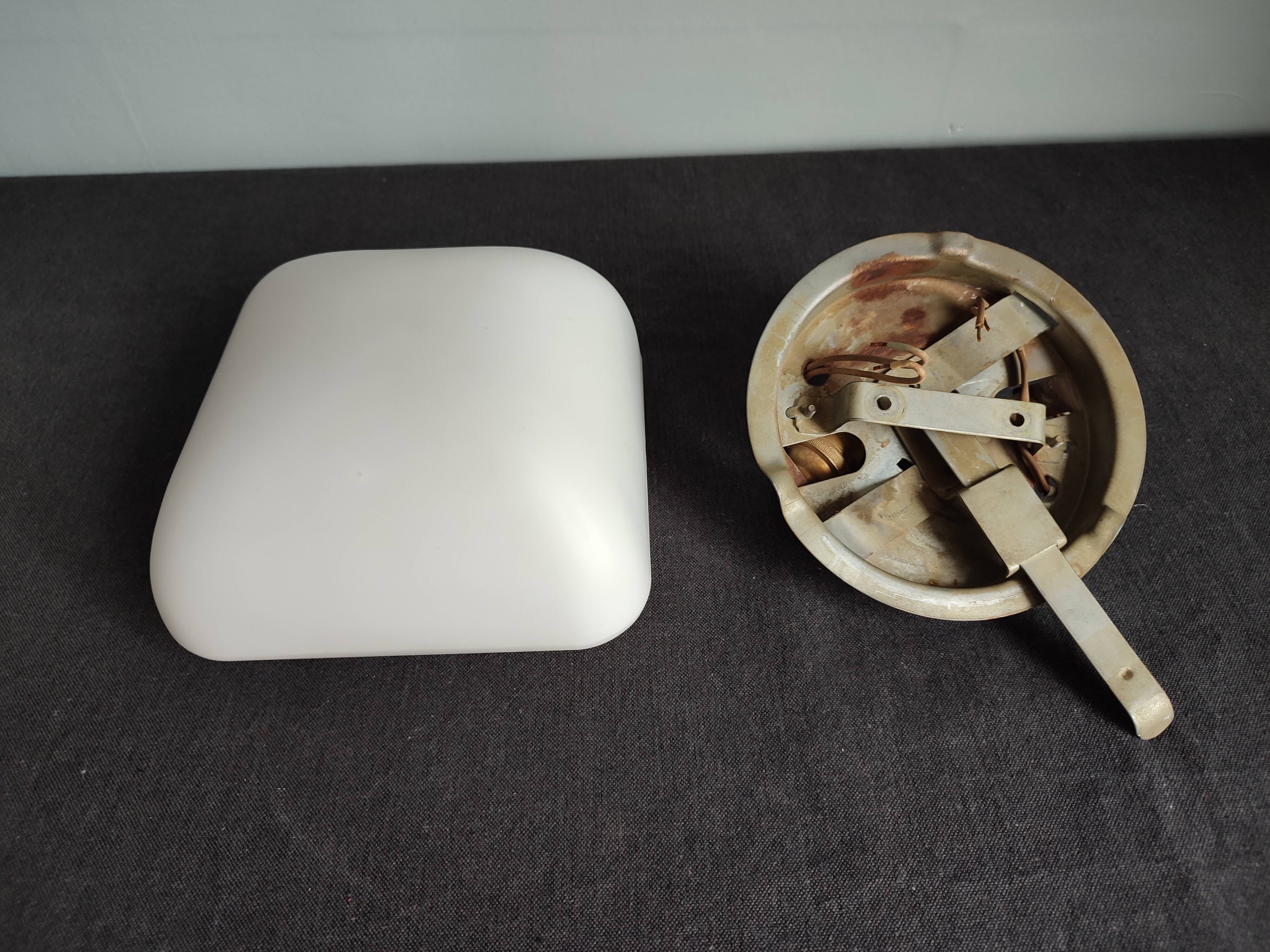 Small wall lamp/old ceiling lamp in opaline