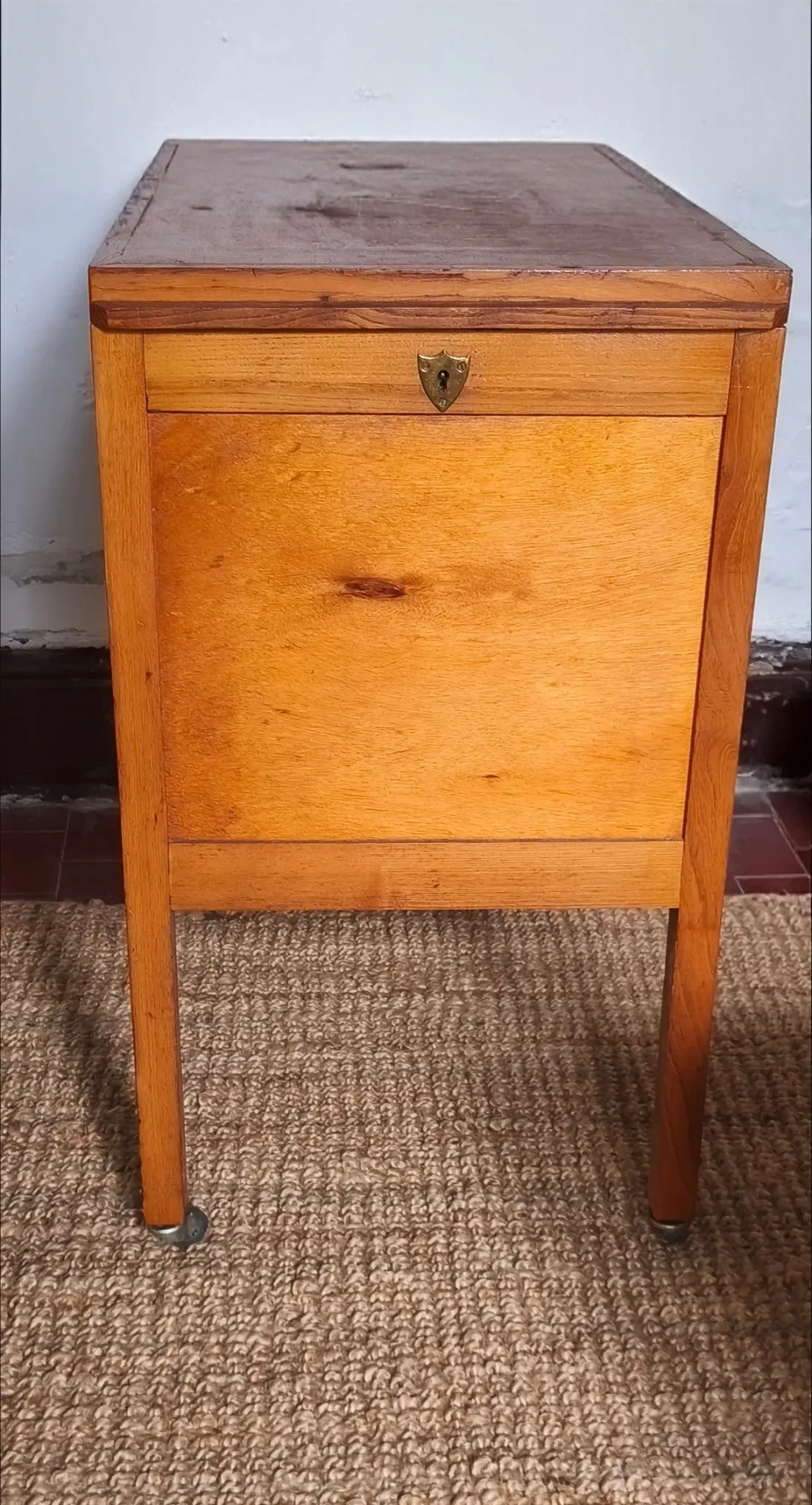 Office furniture, filing cabinet, mobile pedestal.