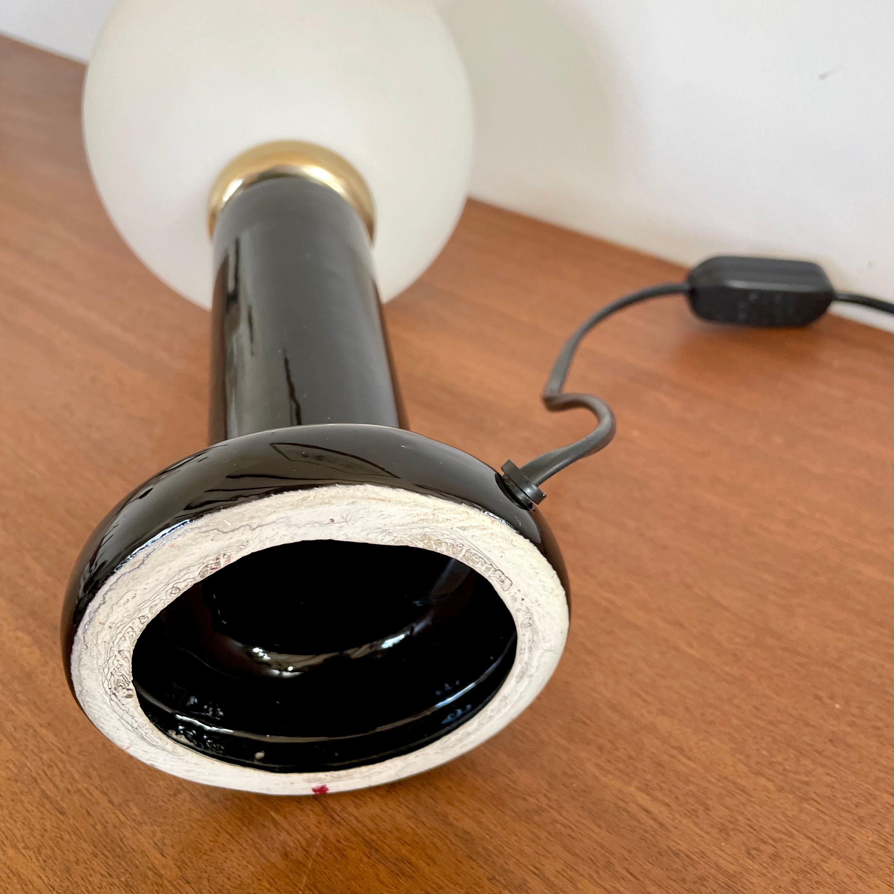 Ceramic foot lamp and globe