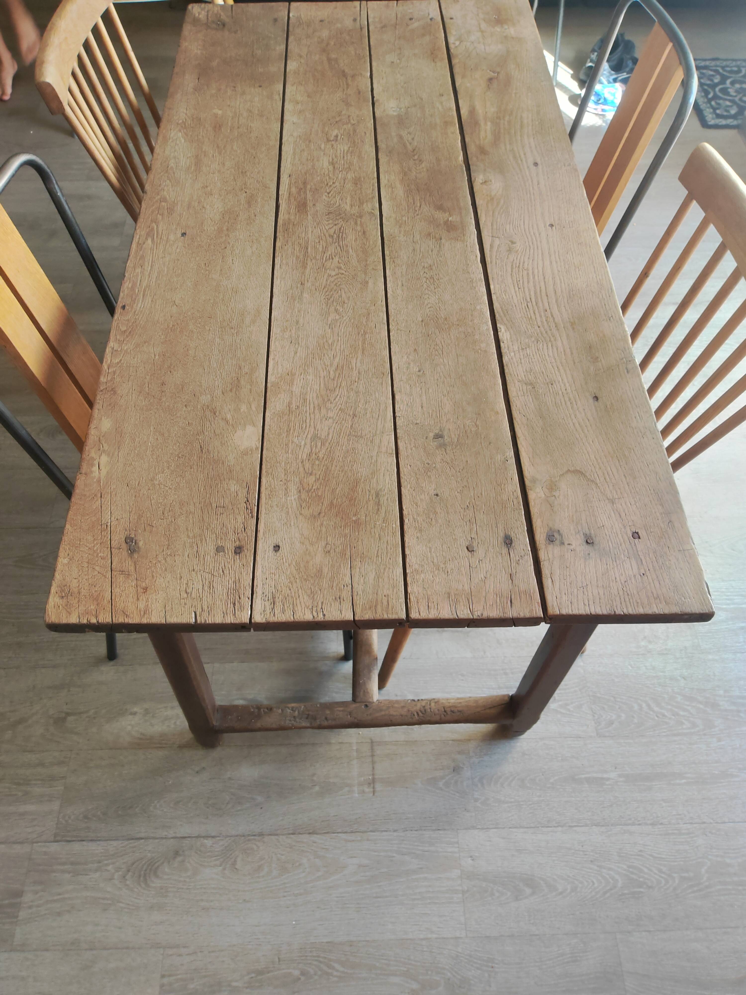 Farm table