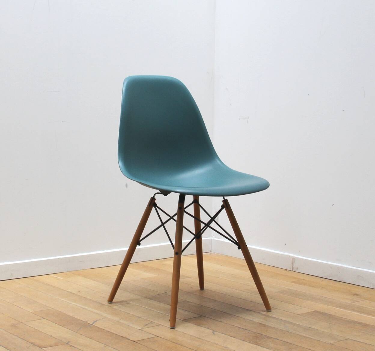 DSW chair, Charles & Ray Eames, Vitra
