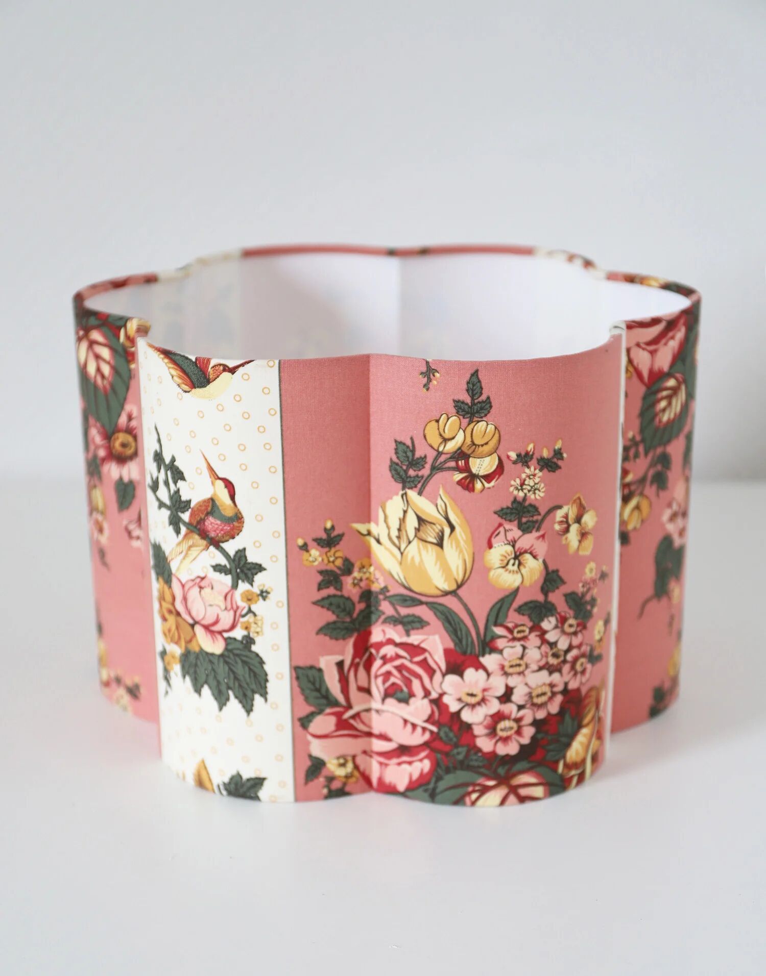 Vintage table lamp in powder pink ceramic – Unique edition