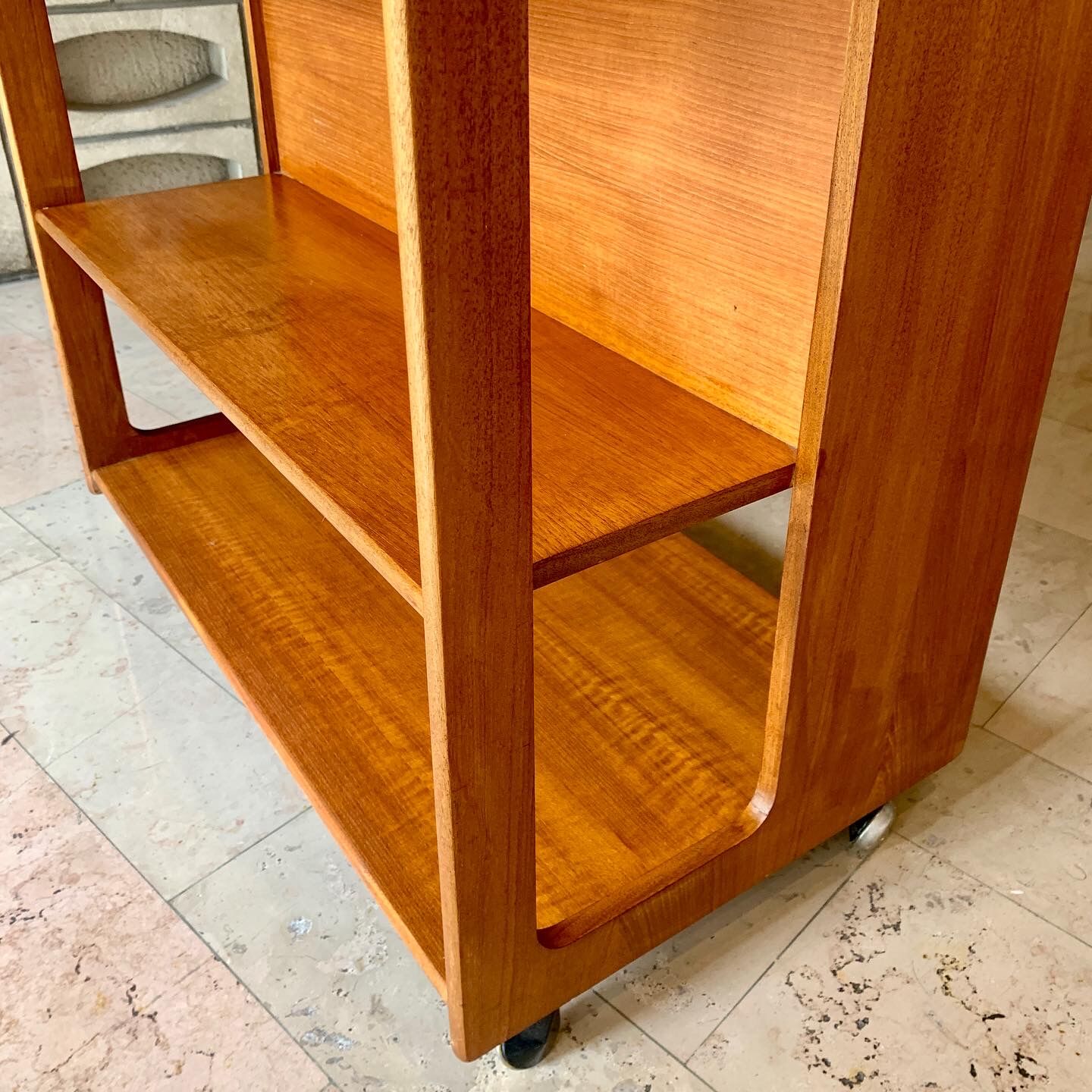 McIntosh teak service