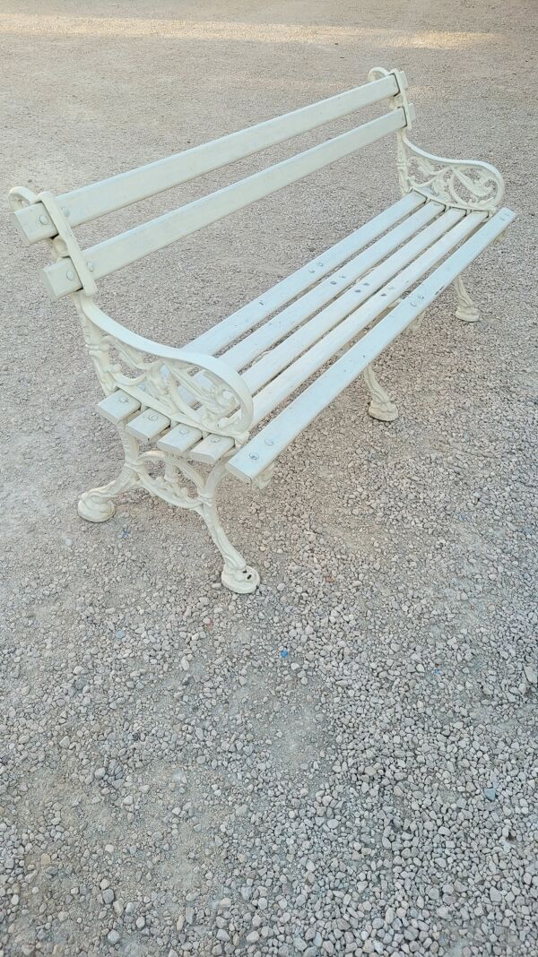 Banc de jardin signé Godin en fonte de maison bourgeoise