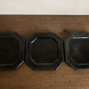 Set de 3 assiettes terre vernissée octogonales perles Biot 1950