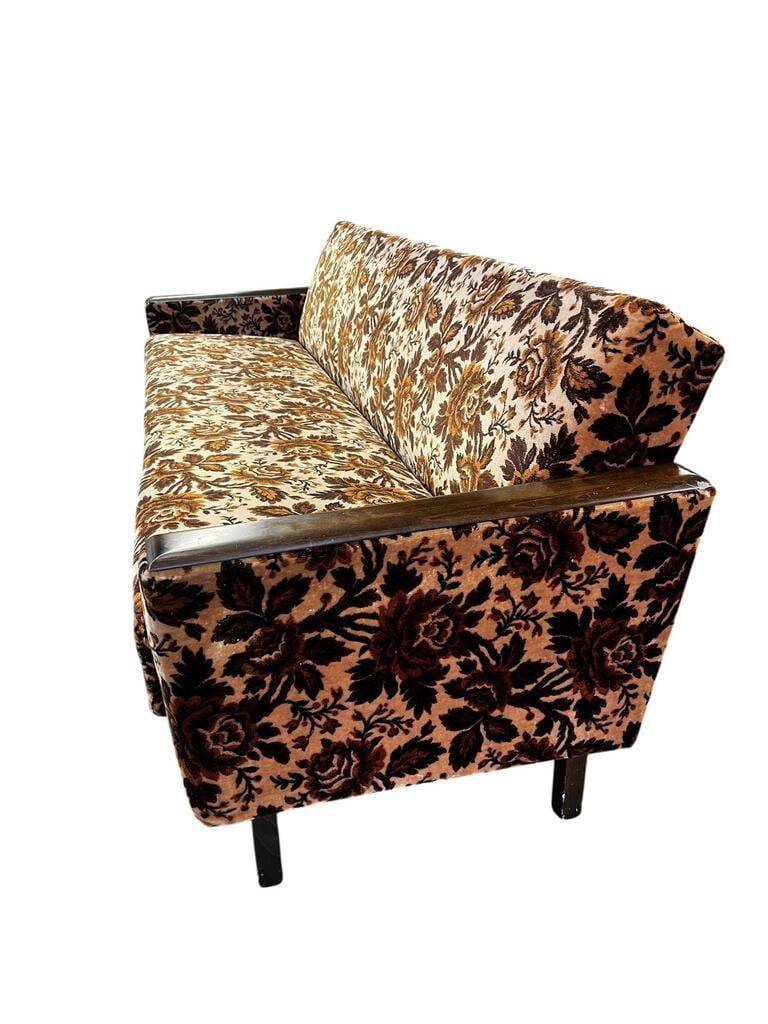 Canapé vintage en velours marron fleuri