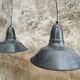 2 lampes émaillées d’usine bleu noir