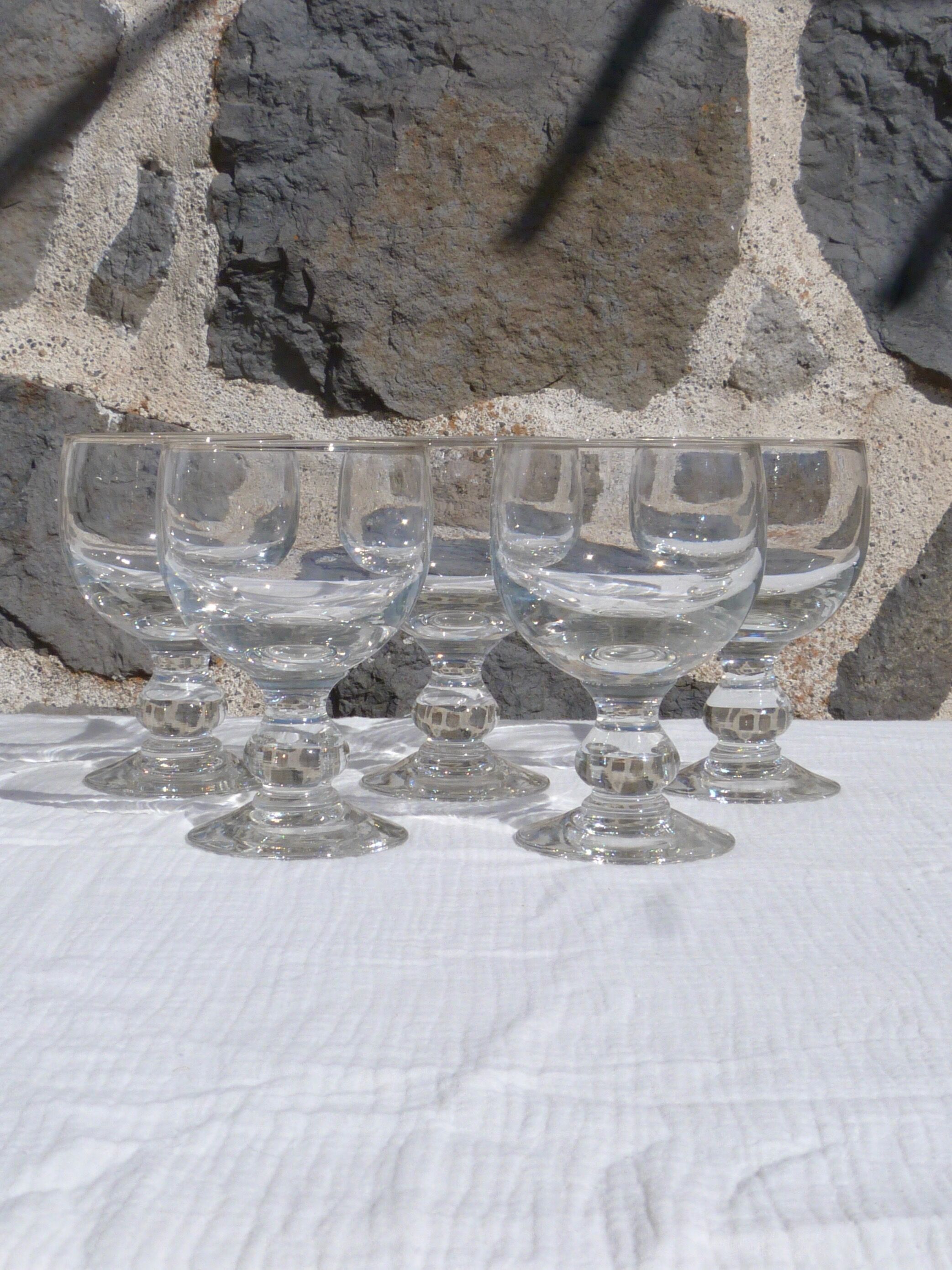 Set of 5 round glasses with glass ball foot